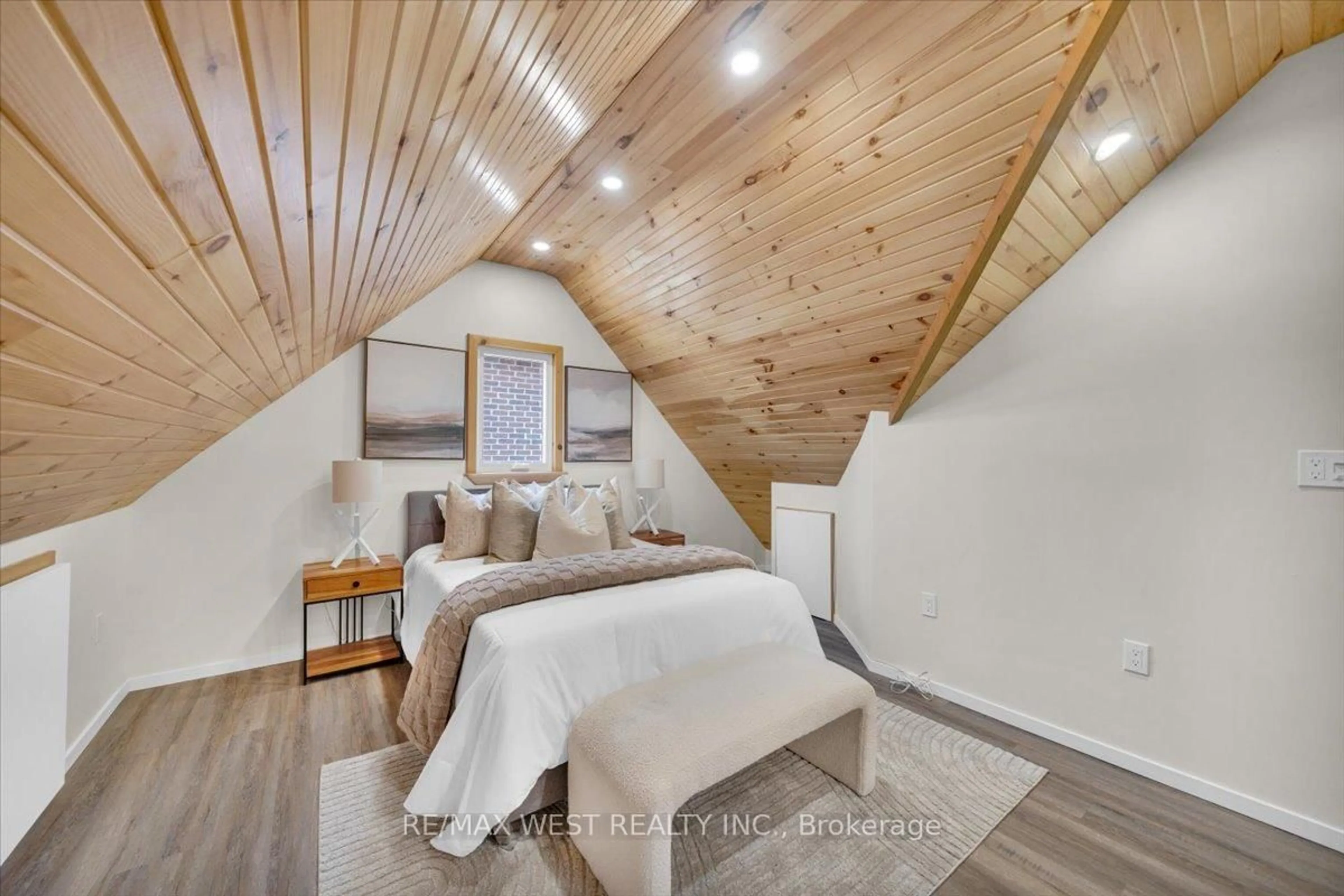 A pic of a room for 35 Gort Ave, Toronto Ontario M8W 3Y7