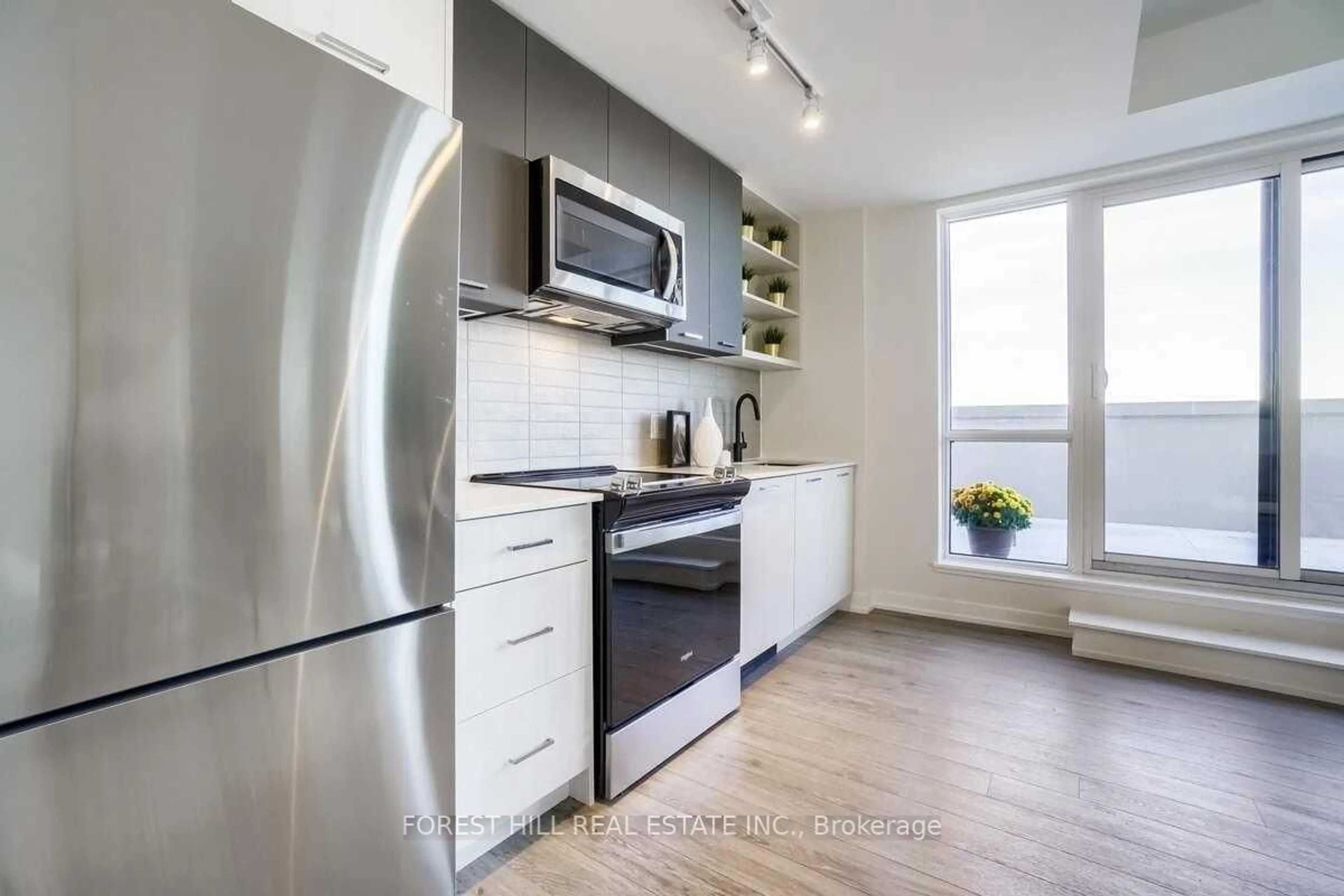 Standard kitchen, unknown for 2300 ST CLAIR AVE Ave #913, Toronto Ontario M6N 0B3