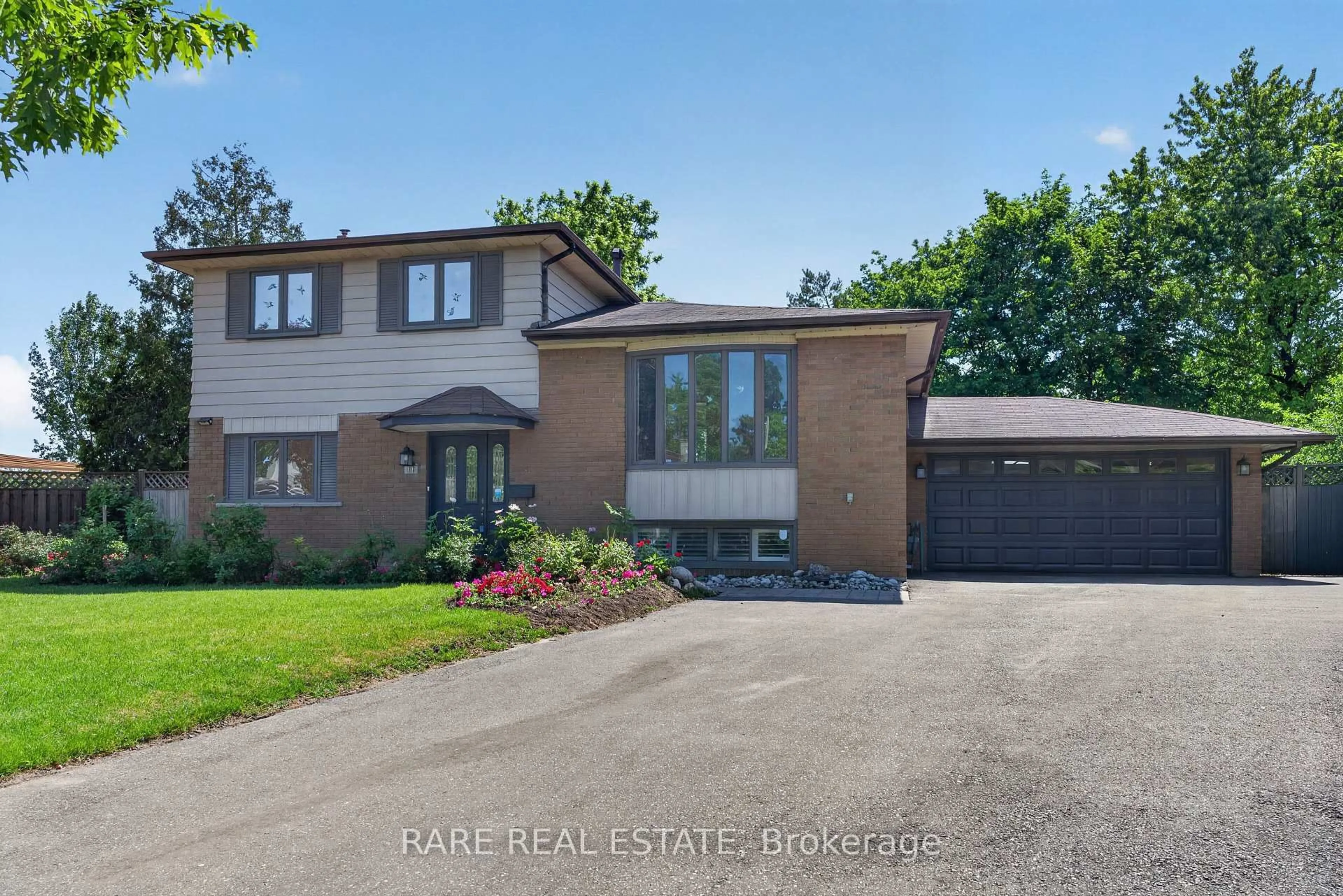 Home with brick exterior material, street for 14 Exeter Pl, Brampton Ontario L6T 1Y4