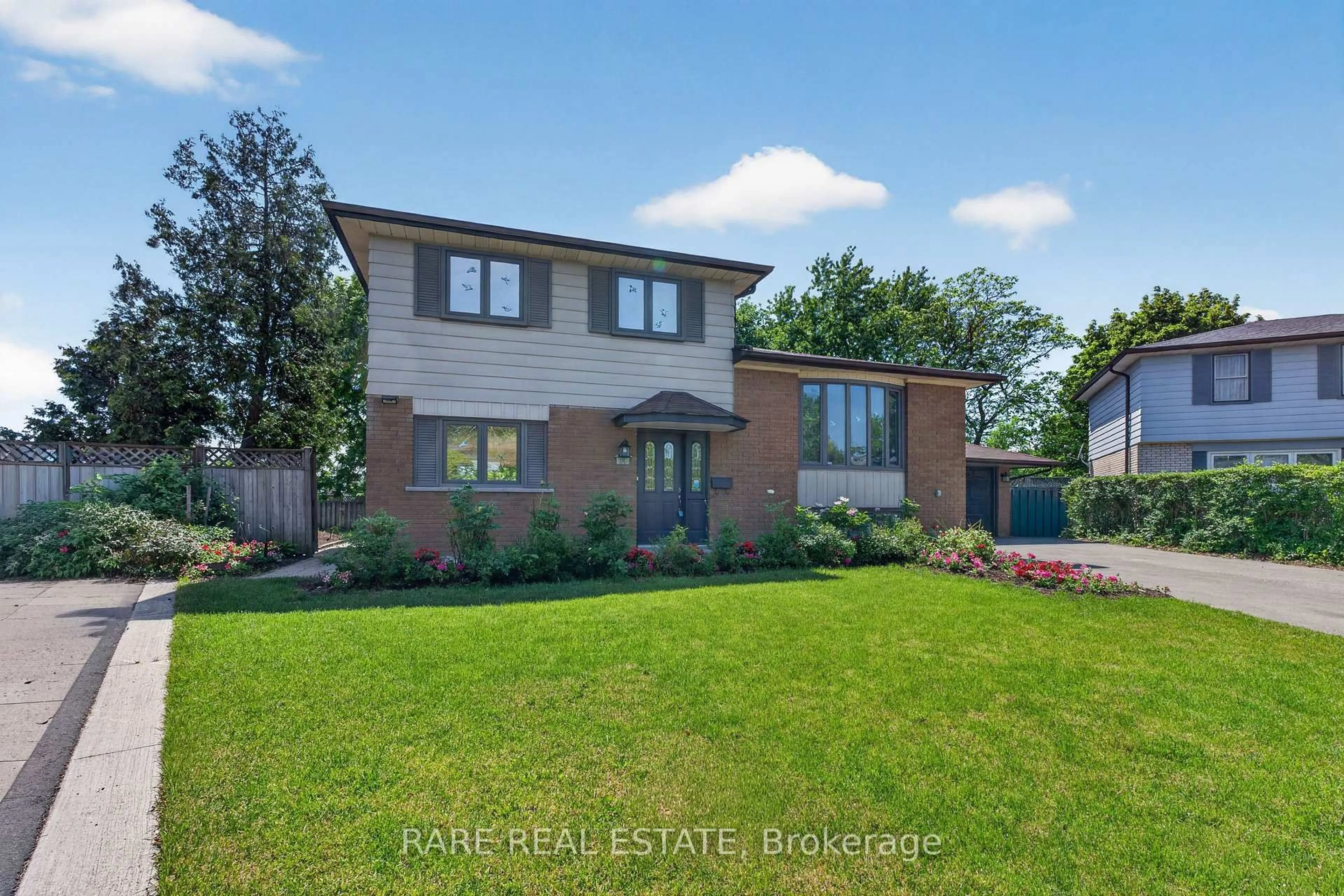 Home with brick exterior material, street for 14 Exeter Pl, Brampton Ontario L6T 1Y4