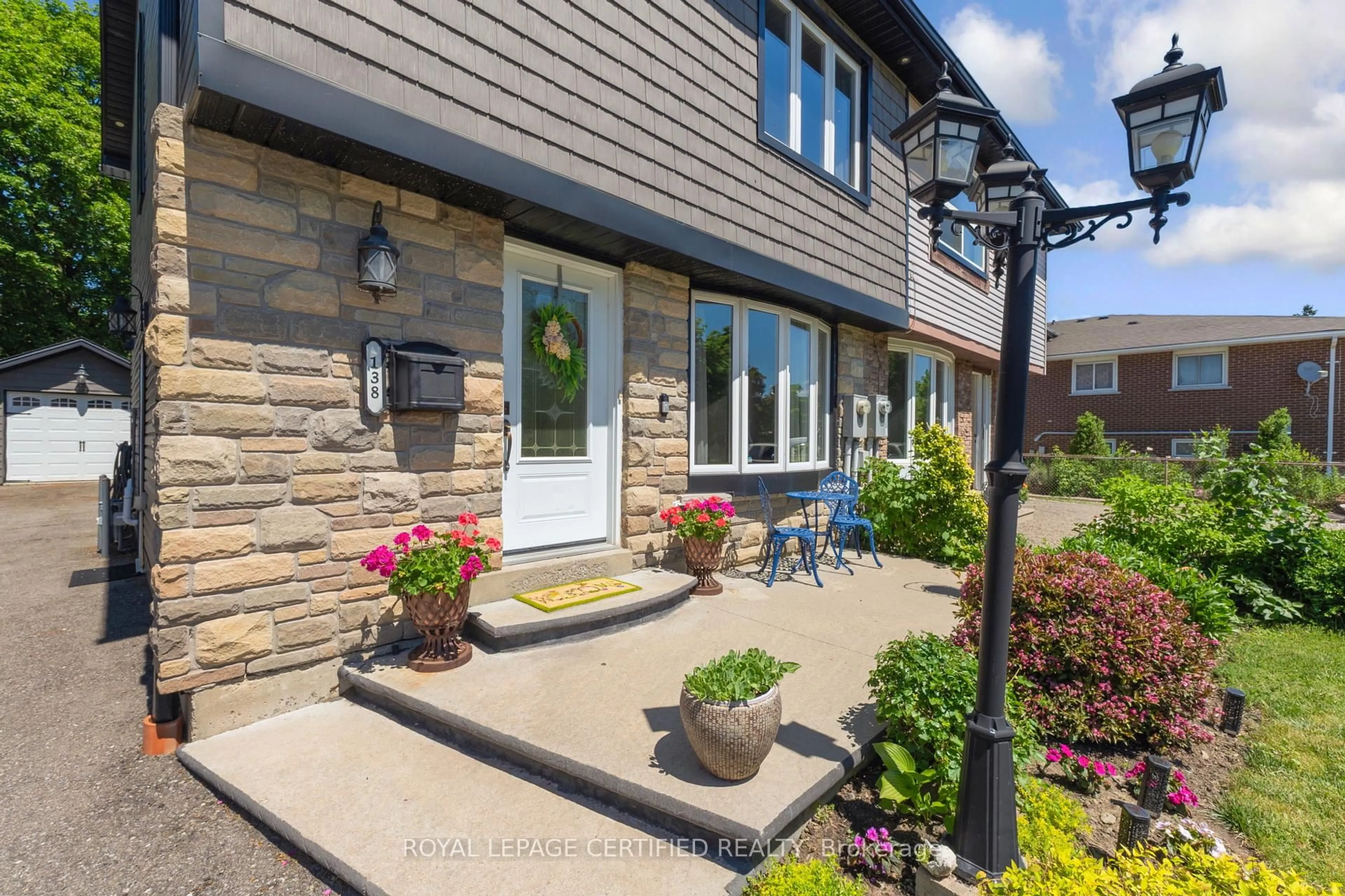 Unknown for 138 Beech St, Brampton Ontario L6V 1V6