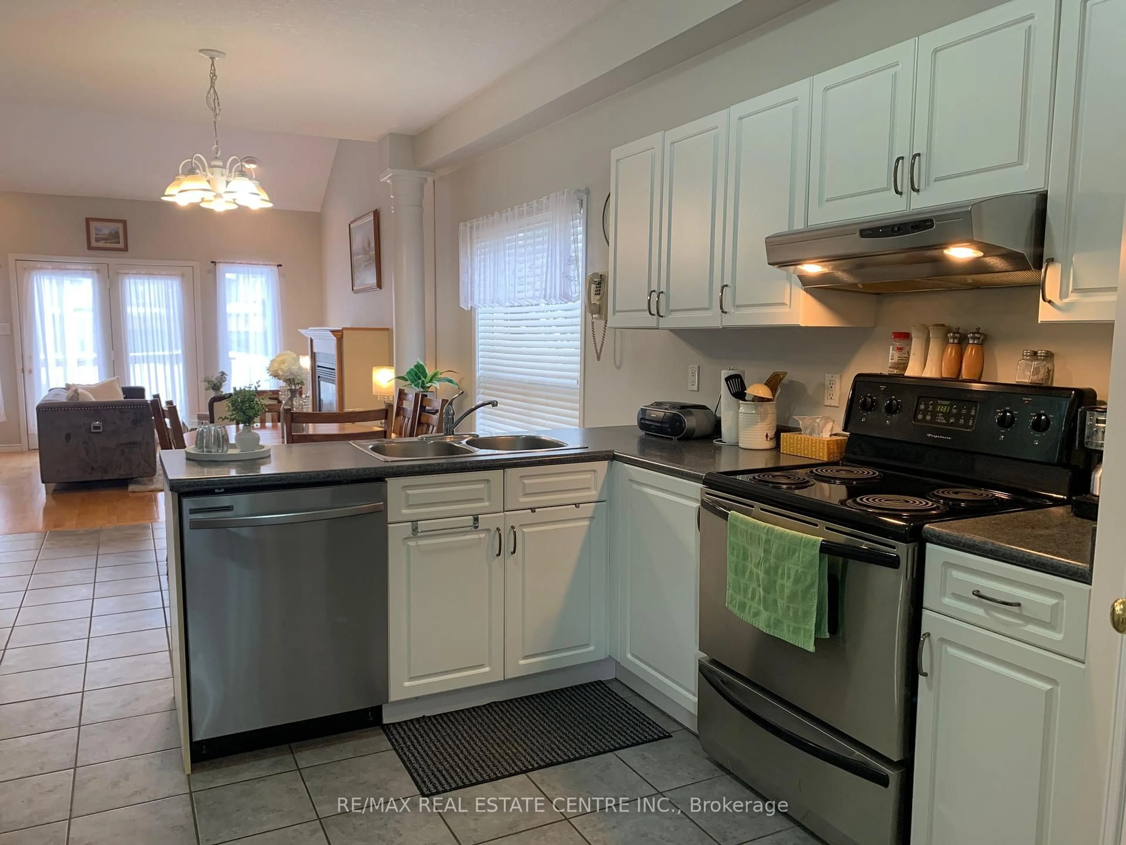 Open concept kitchen, unknown for 35 Cameron Crt, Orangeville Ontario L9W 5G8