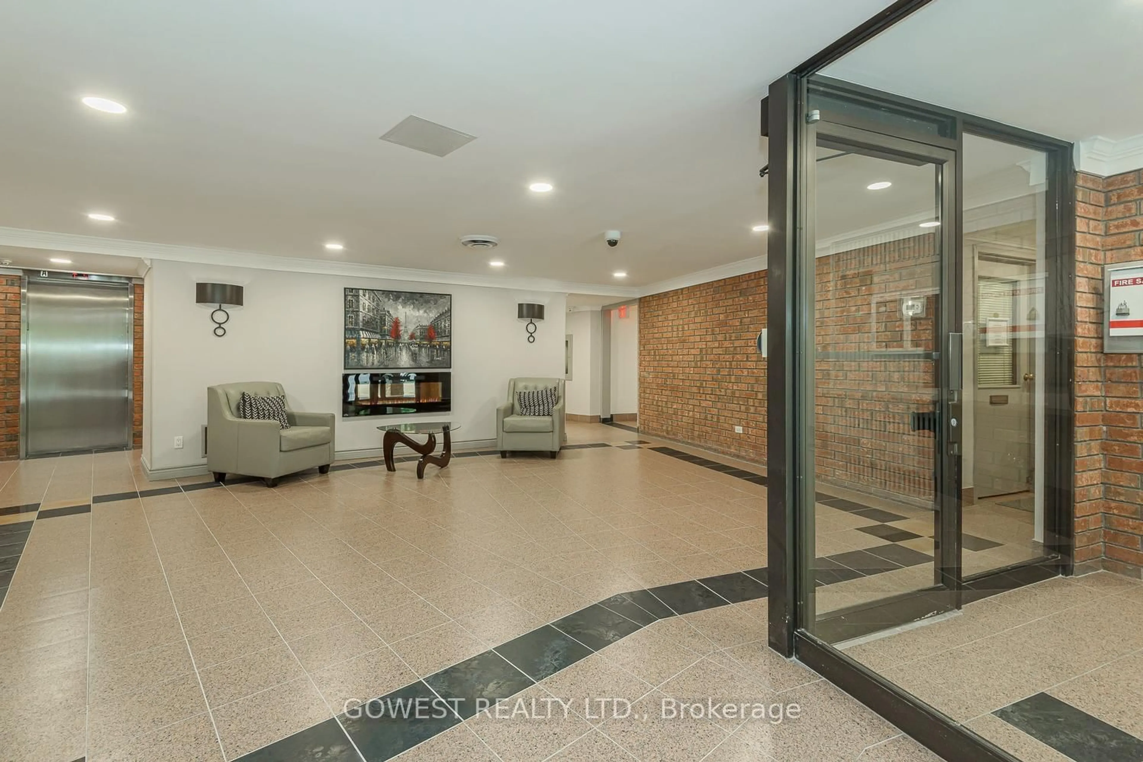 Indoor foyer for 1240 Marlborough Crt #1103, Oakville Ontario L6H 3K7