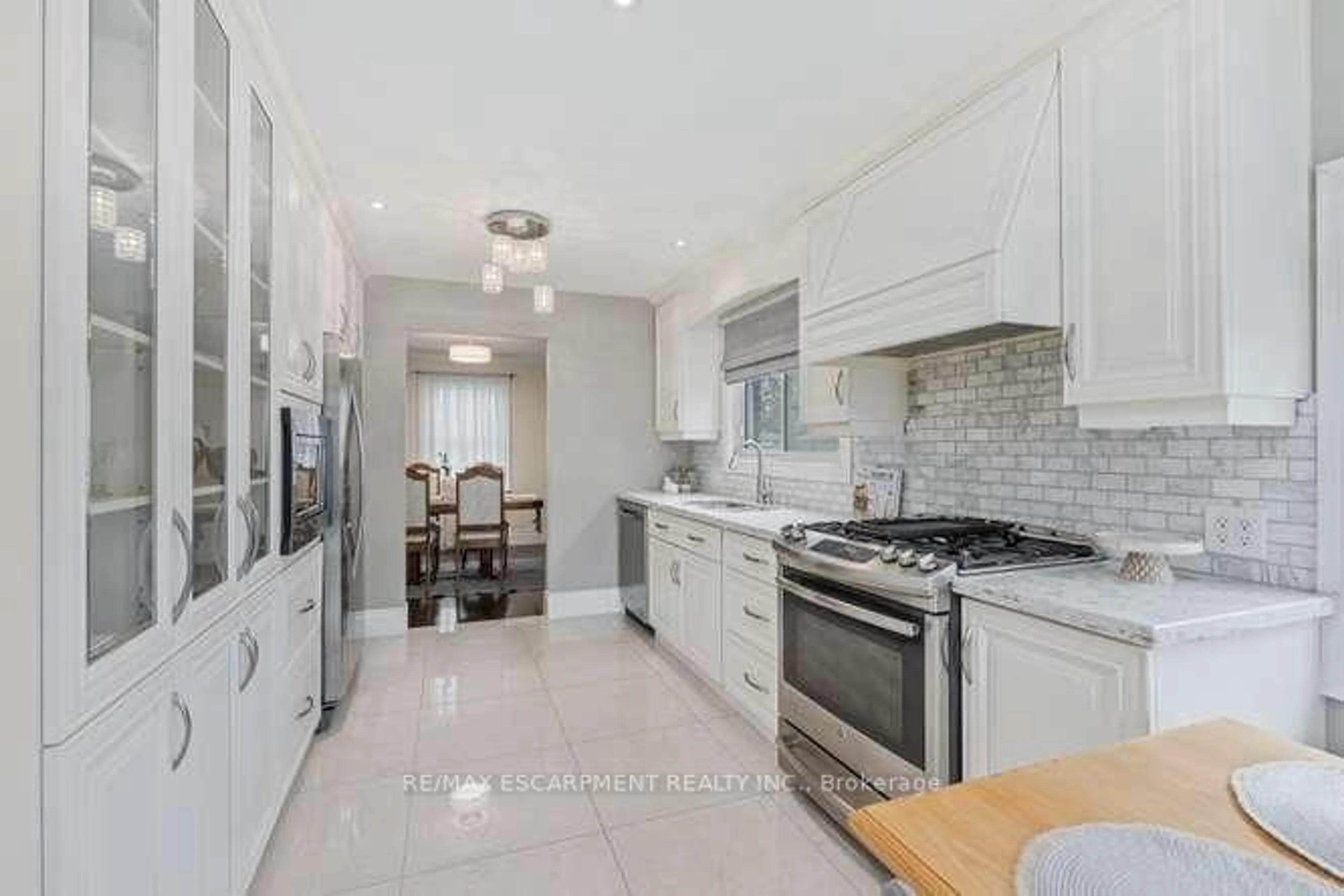 Contemporary kitchen, ceramic/tile floor for 56 Cavendish Cres, Brampton Ontario L6T 1Z4