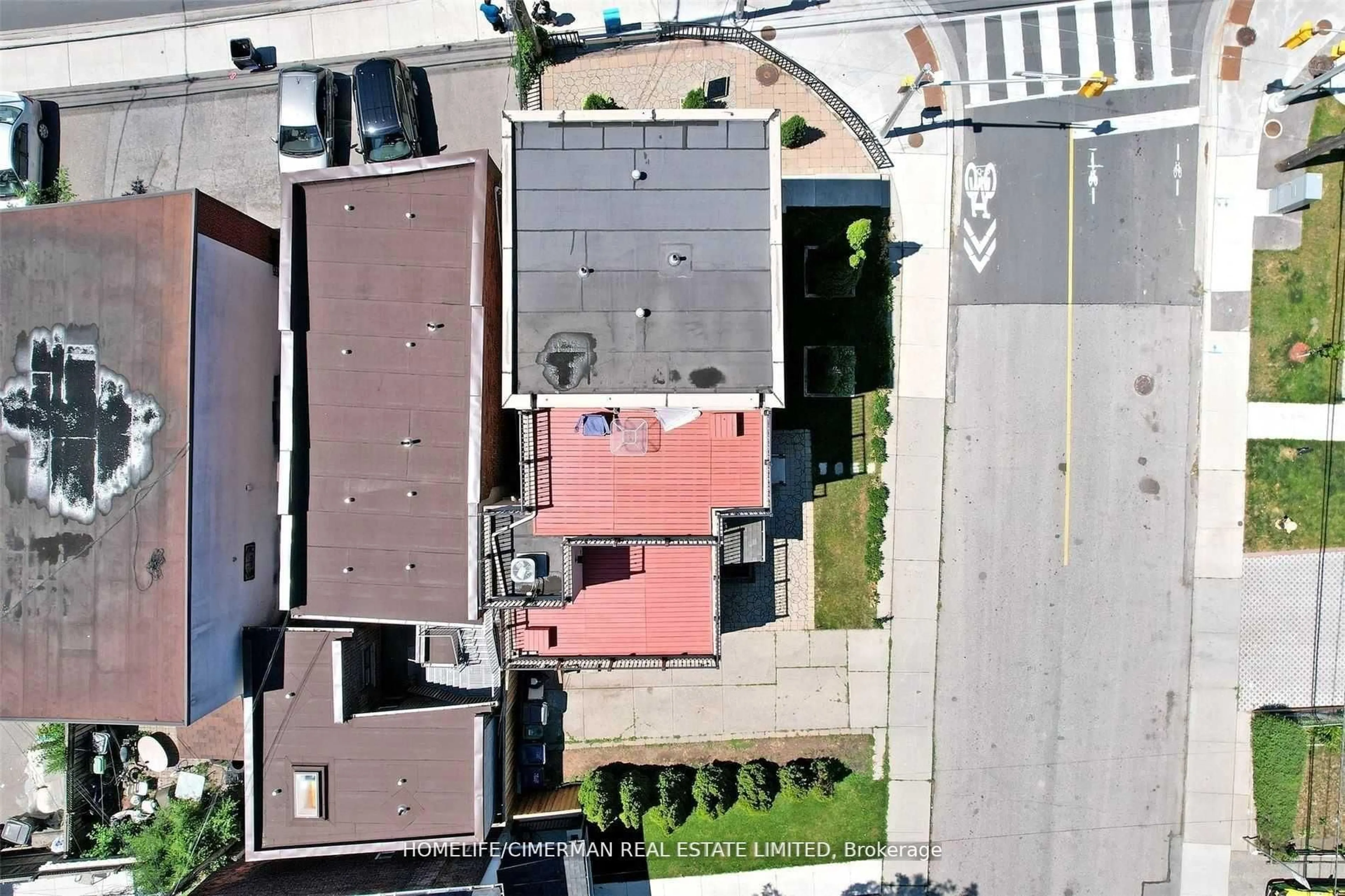 A pic from outside/outdoor area/front of a property/back of a property/a pic from drone, street for 61 Scarlett Rd, Toronto Ontario M6N 4J8