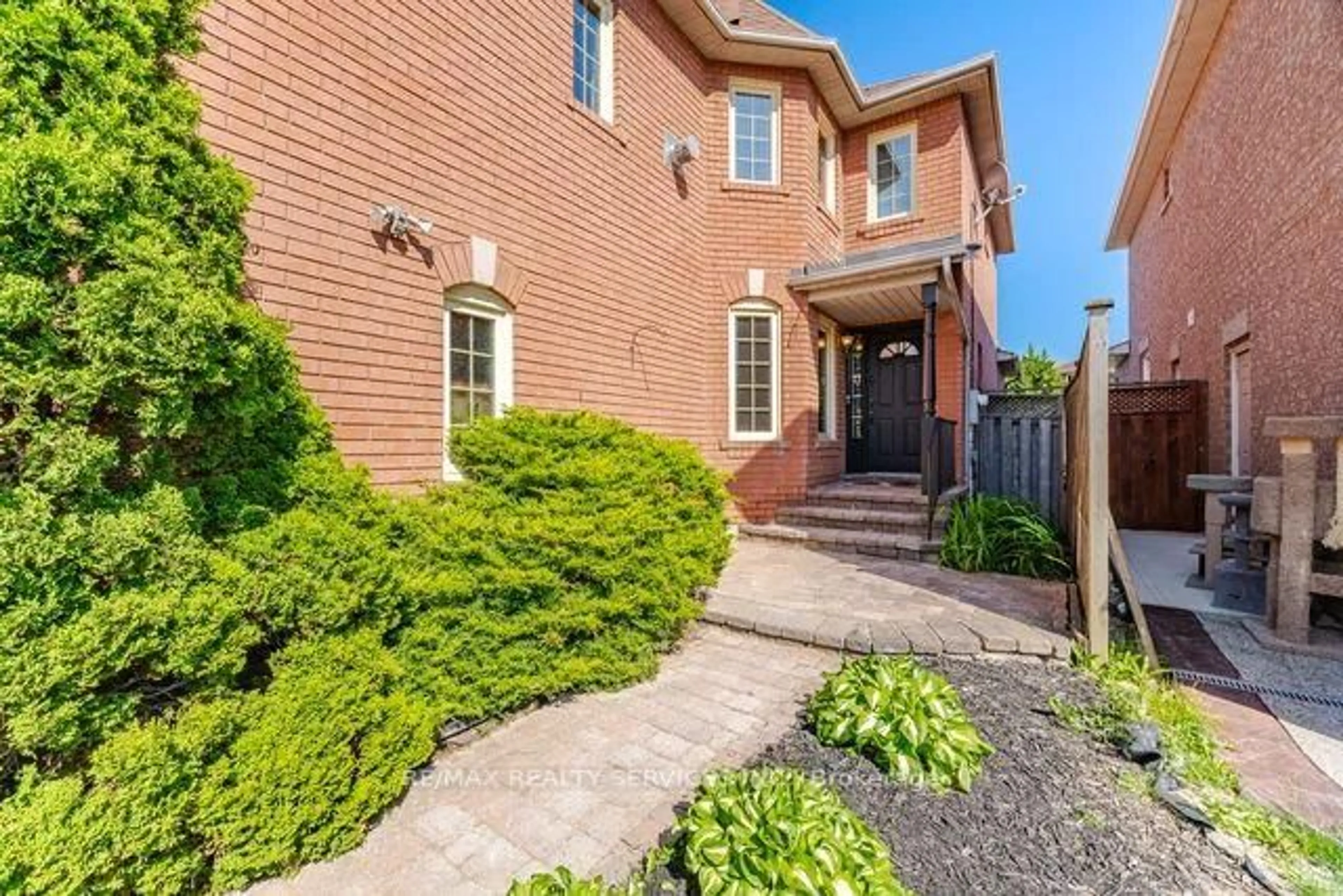 Home with brick exterior material, street for 8 Safari Crt, Brampton Ontario L7A 1G8