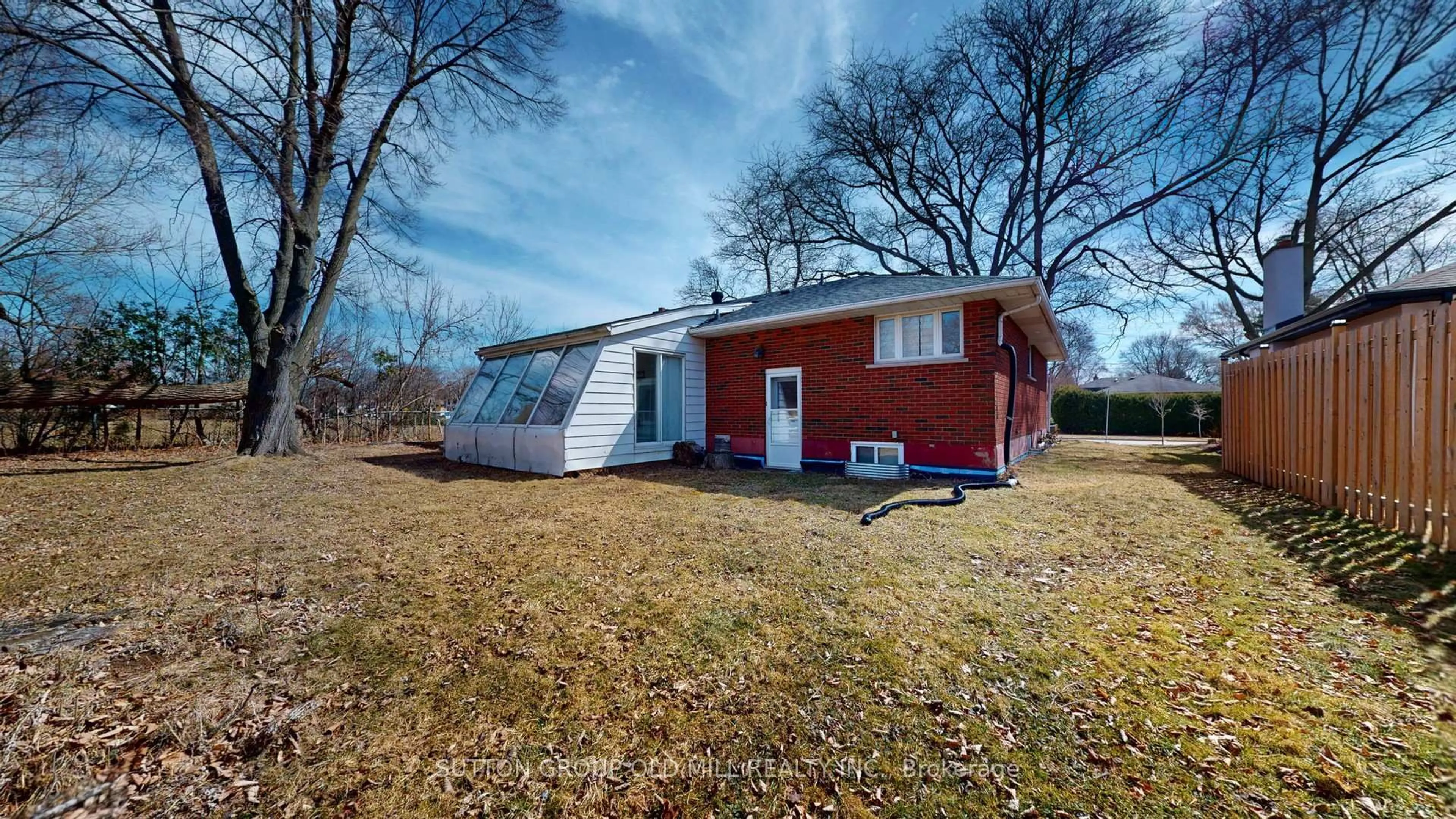 Unknown for 4447 Spruce Ave, Burlington Ontario L7L 1M3