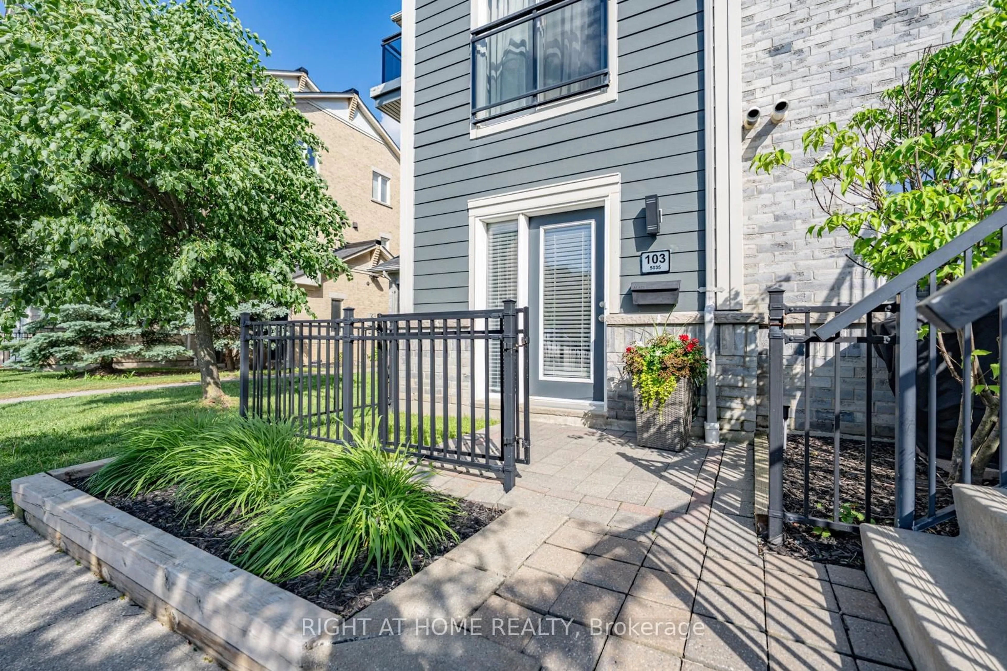 Unknown for 5035 Oscar Peterson Blvd #103, Mississauga Ontario L5M 0P4