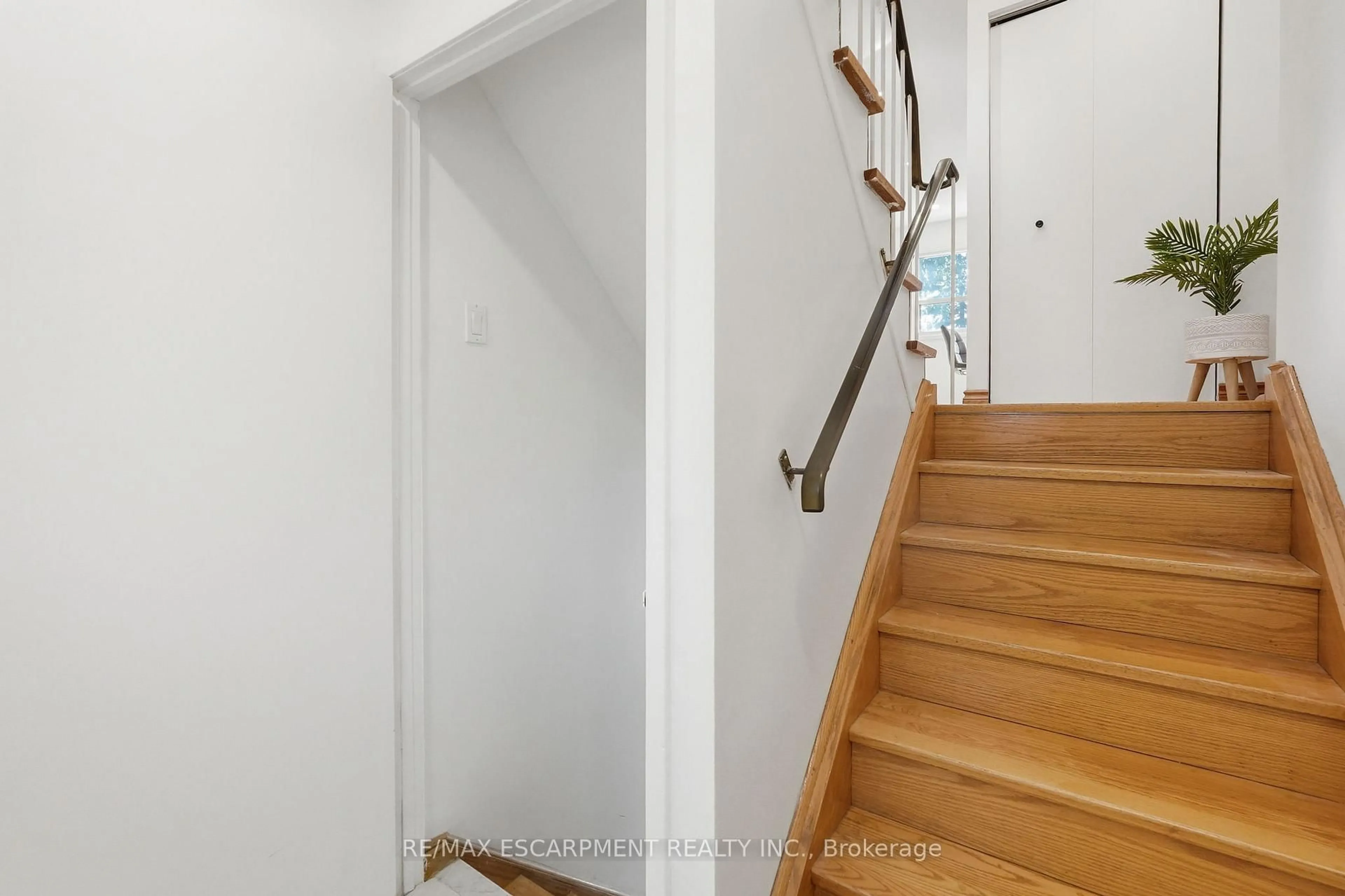 Unknown for 58 ONSLOW Crt, Oakville Ontario L6H 1J2