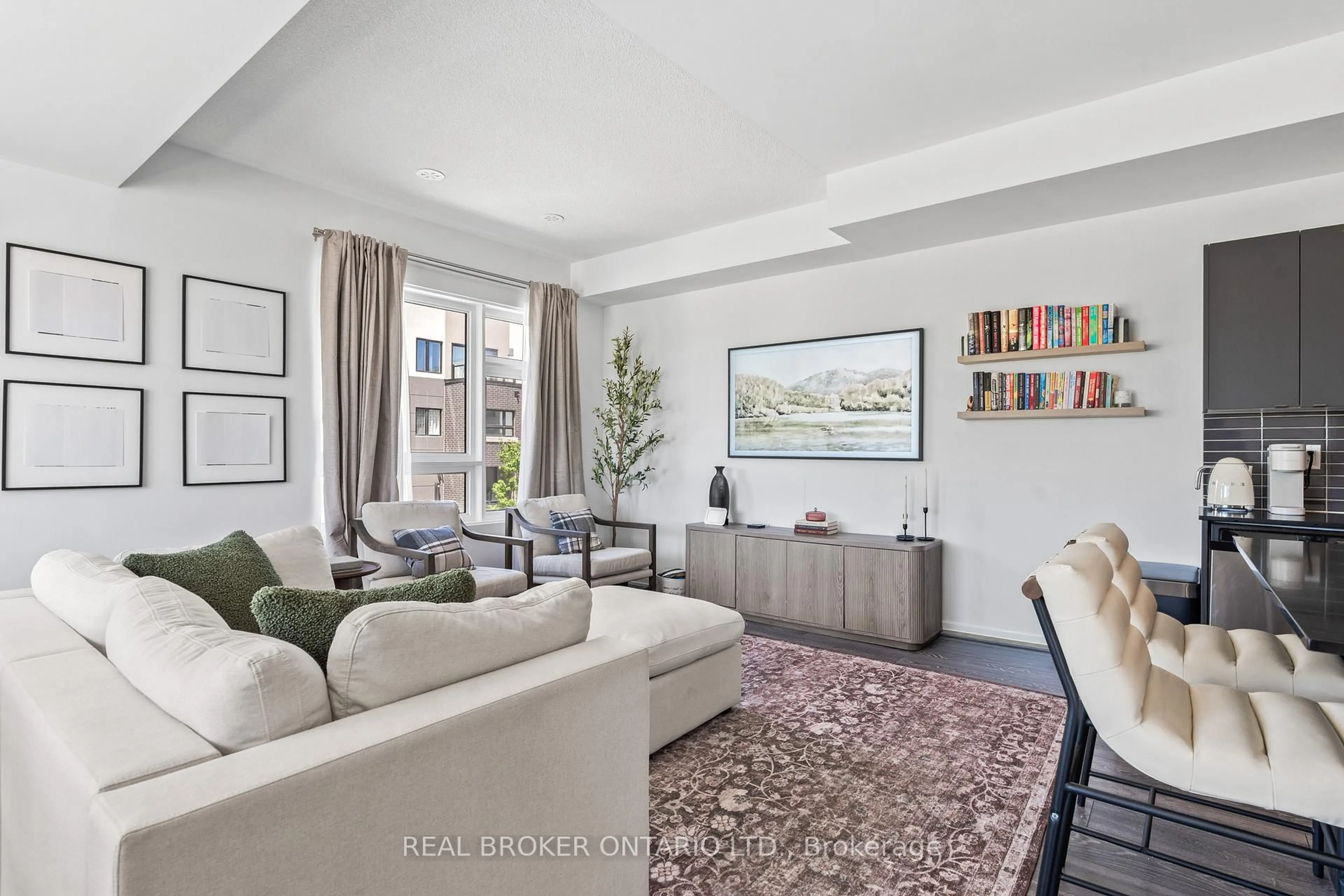 Living room with furniture, unknown for 1121 Cooke Blvd #1, Burlington Ontario L7T 0C3