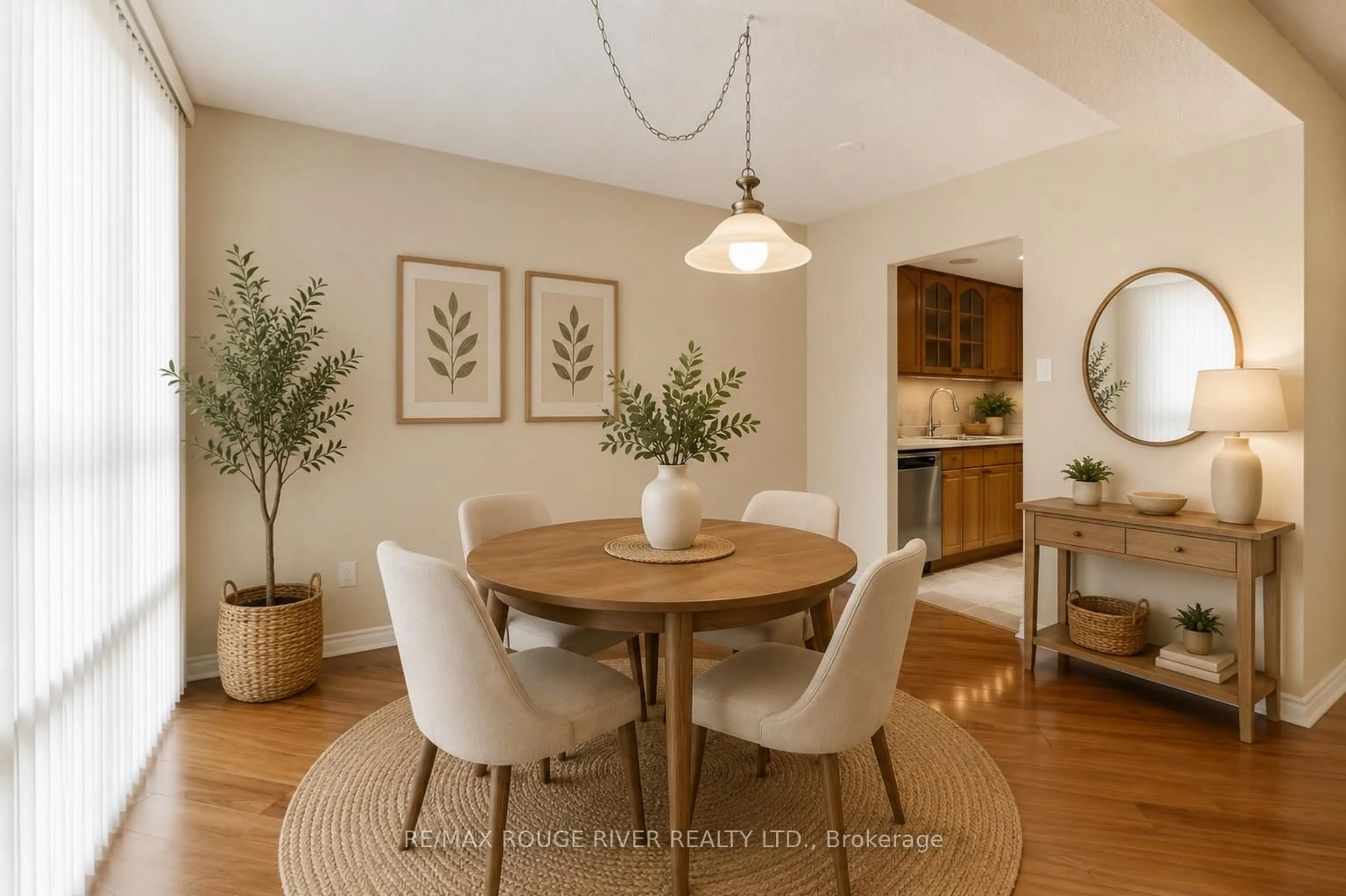 Dining room, wood/laminate floor for 3650 Kaneff Cres #1008, Mississauga Ontario L5A 4A1