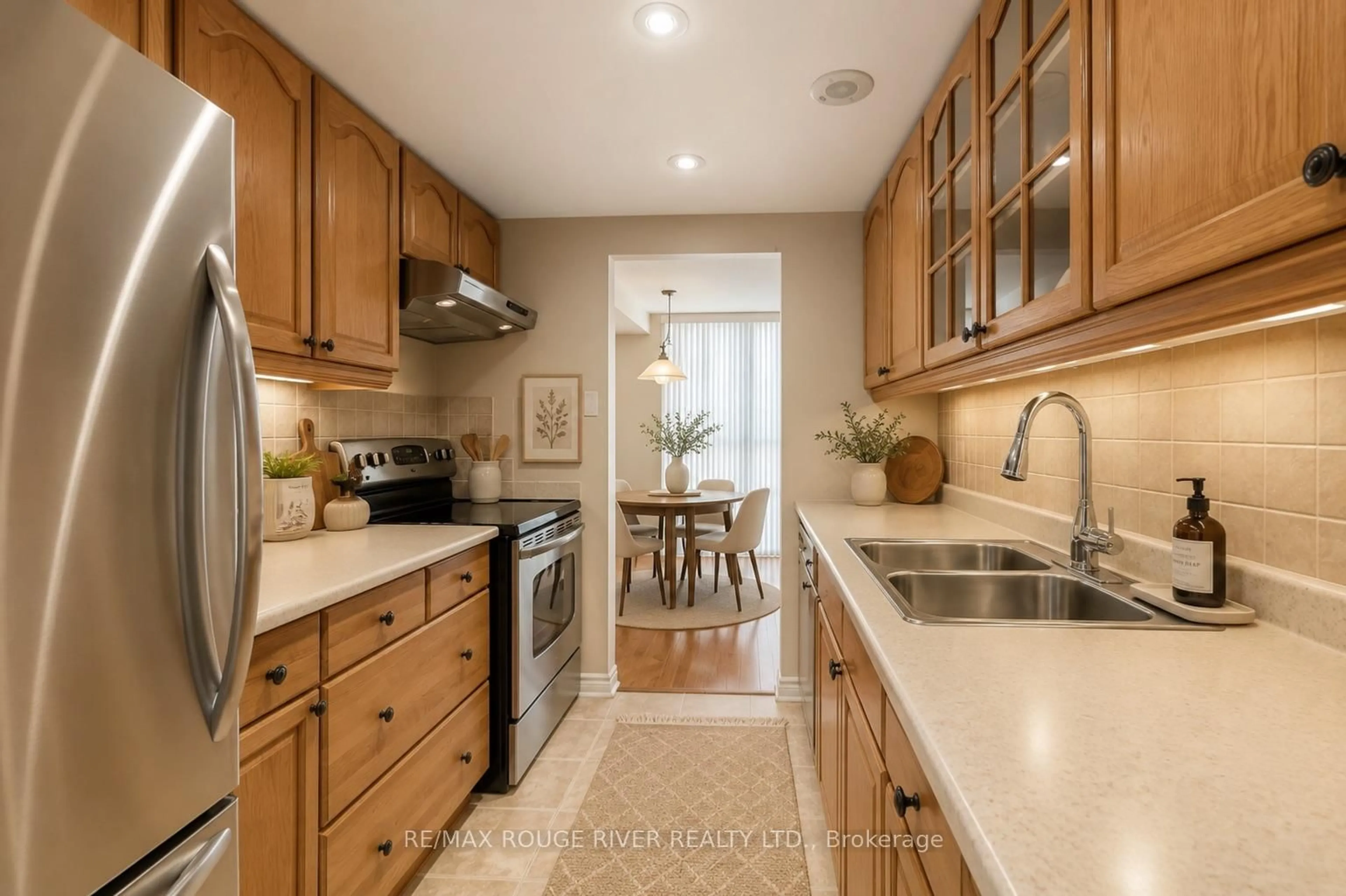Unknown for 3650 Kaneff Cres #1008, Mississauga Ontario L5A 4A1