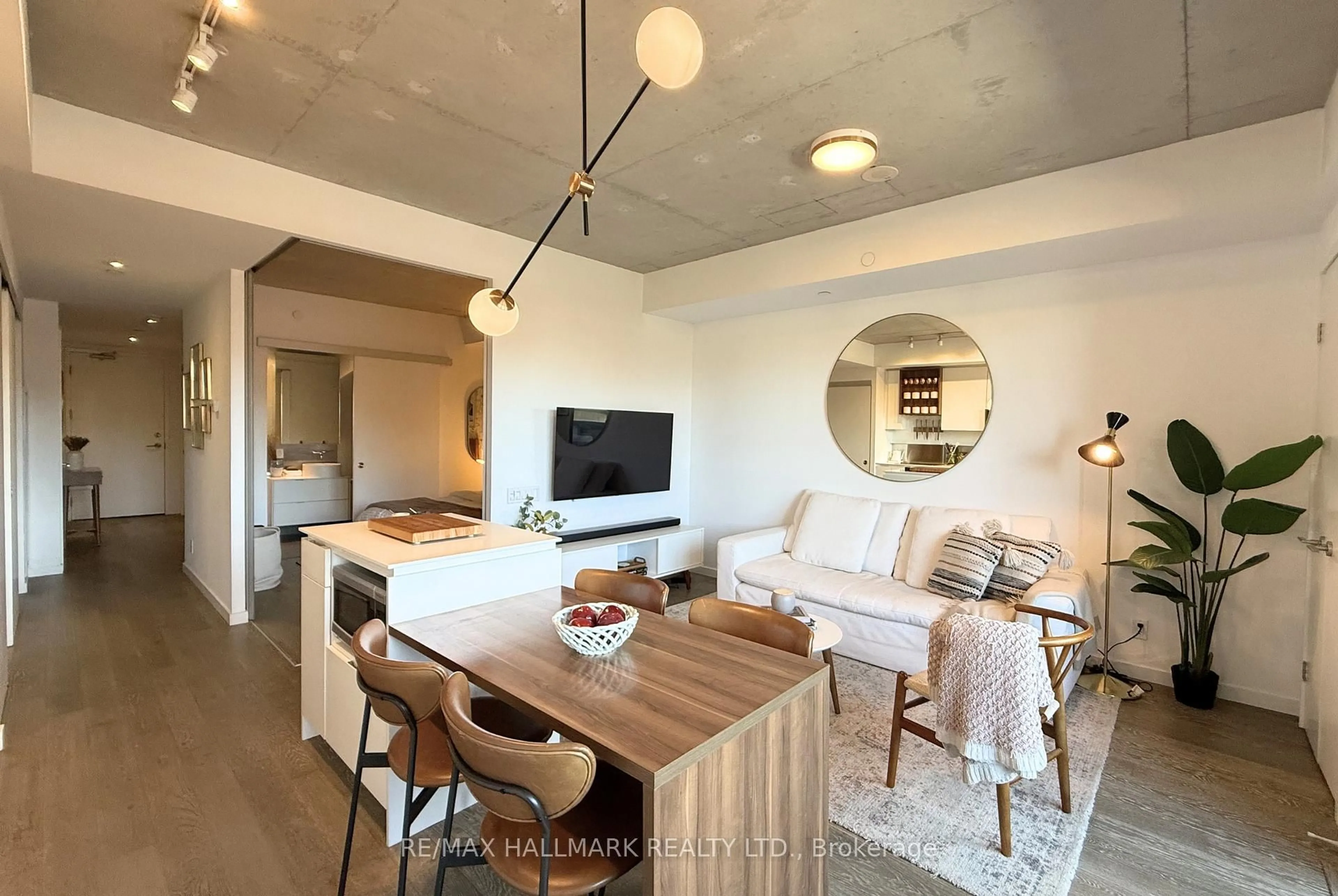 Unknown for 383 Sorauren Ave #313, Toronto Ontario M6R 0A4