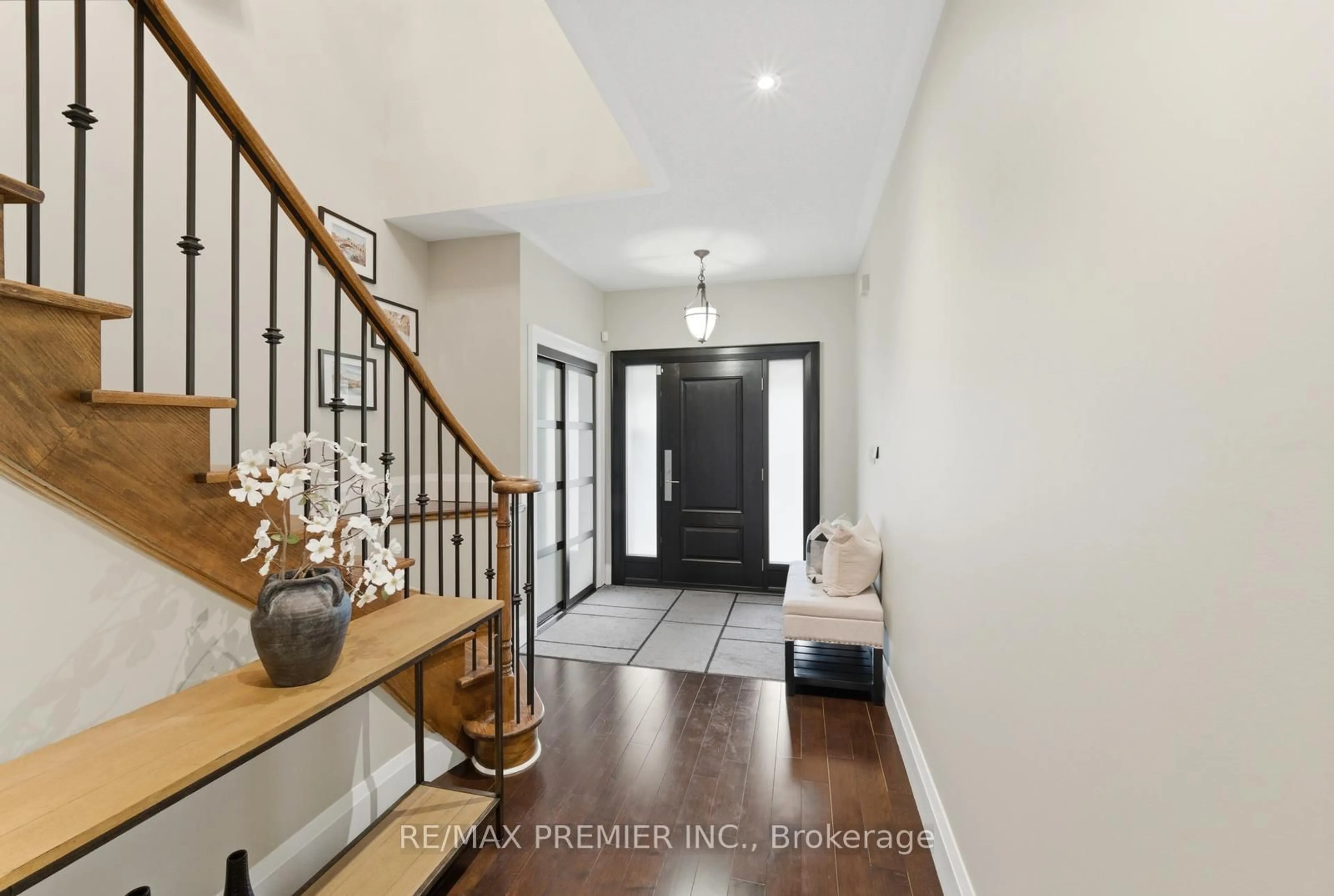 Indoor entryway for 7 Christensen Ave, Caledon Ontario L7E 2Y6