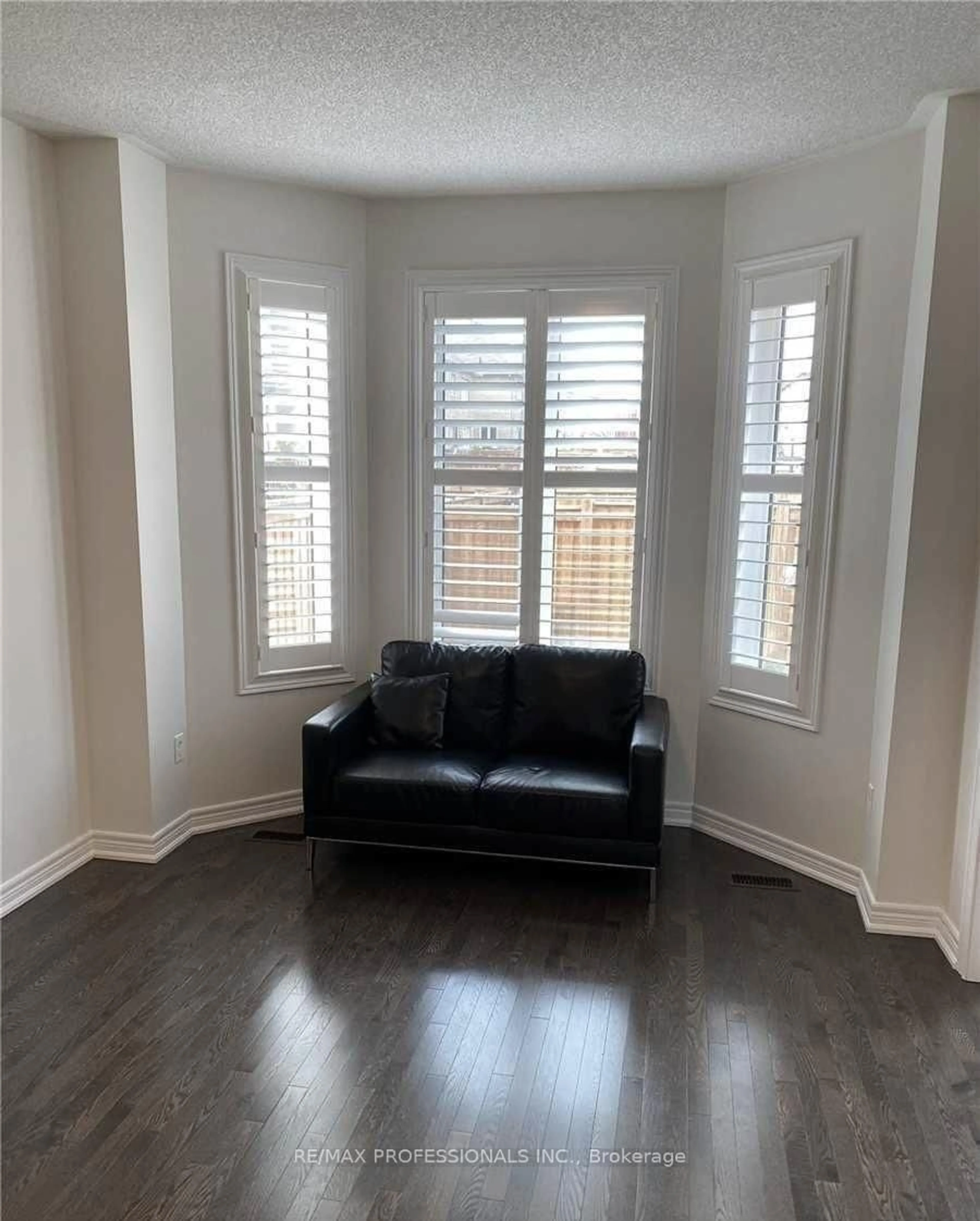 A pic of a room for 44 VILLADOWNS Tr, Brampton Ontario L6R 3V7