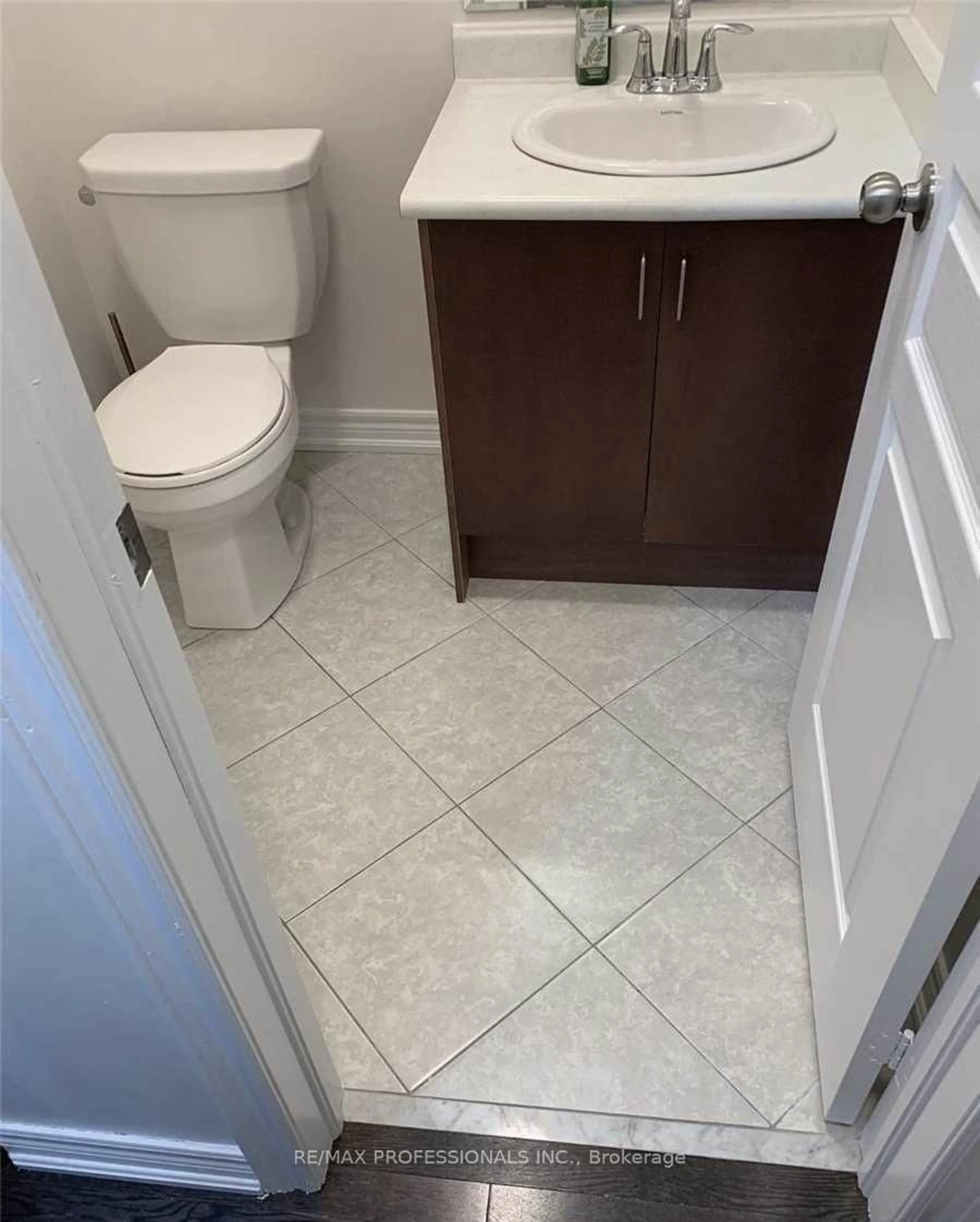 Unknown for 44 VILLADOWNS Tr, Brampton Ontario L6R 3V7