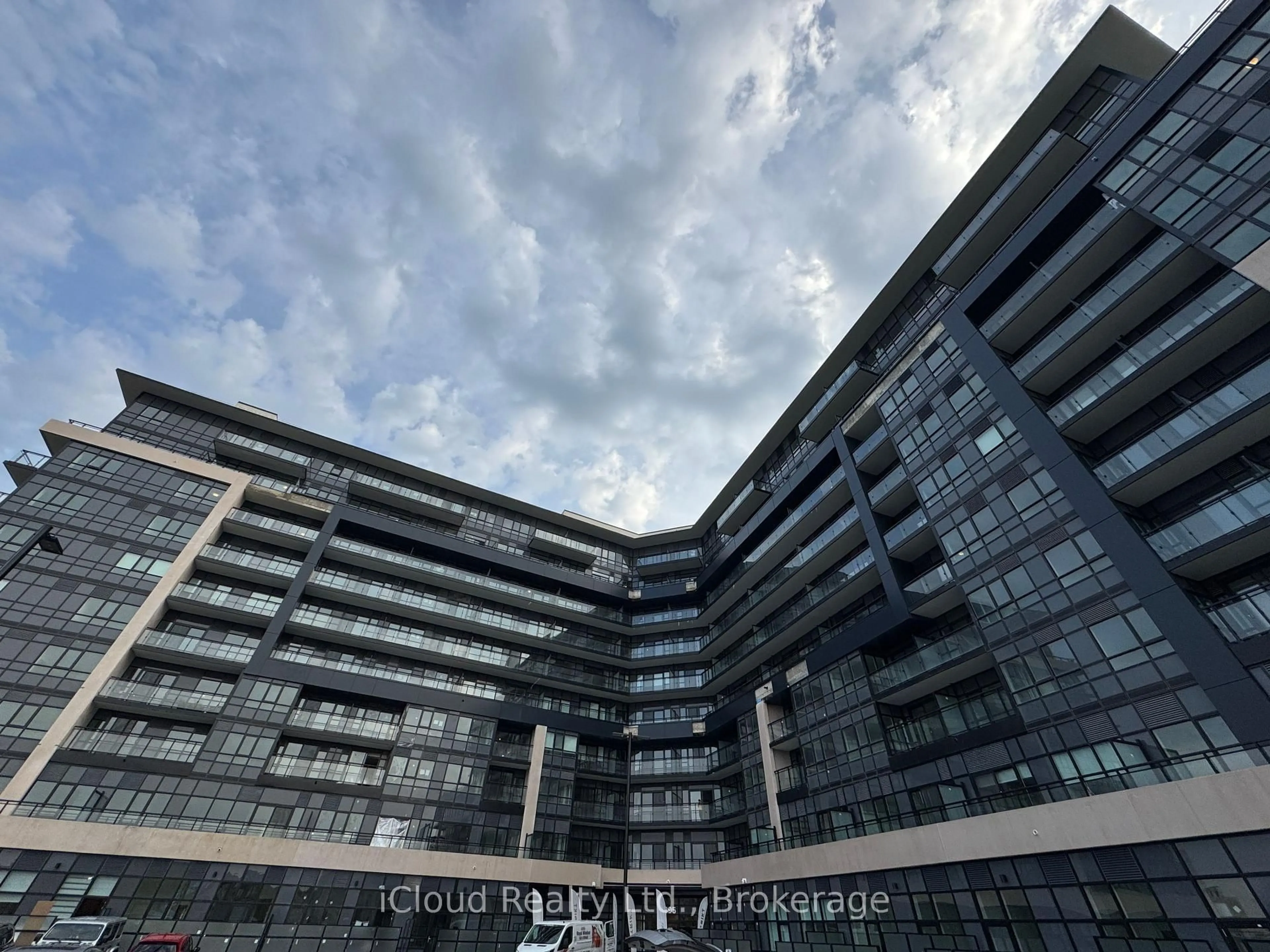 Blurry image for 395 Dundas St #417, Oakville Ontario L6M 5R8