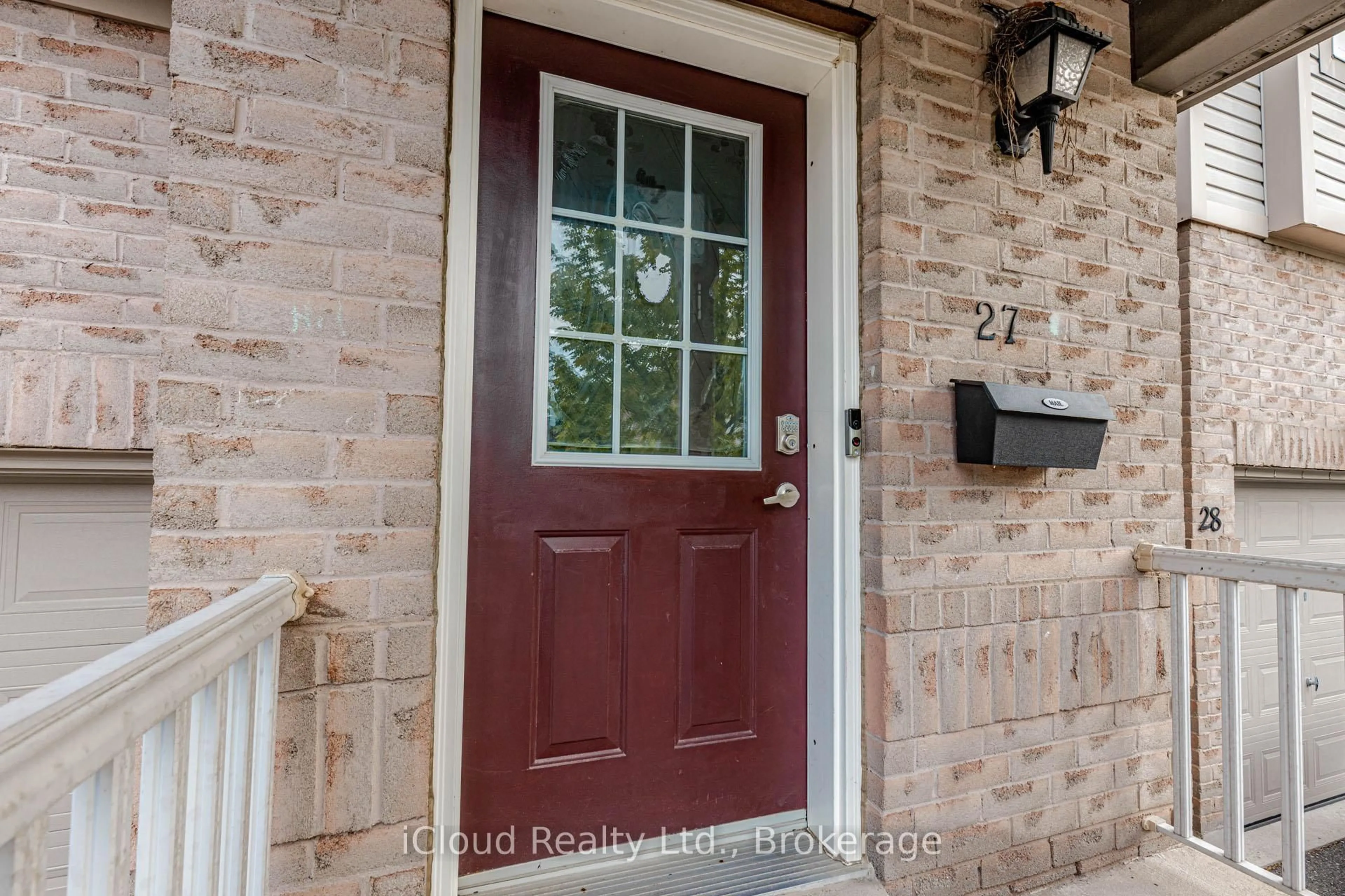 Indoor entryway for 4600 Kimbermount Ave #27, Mississauga Ontario L5M 6Z5