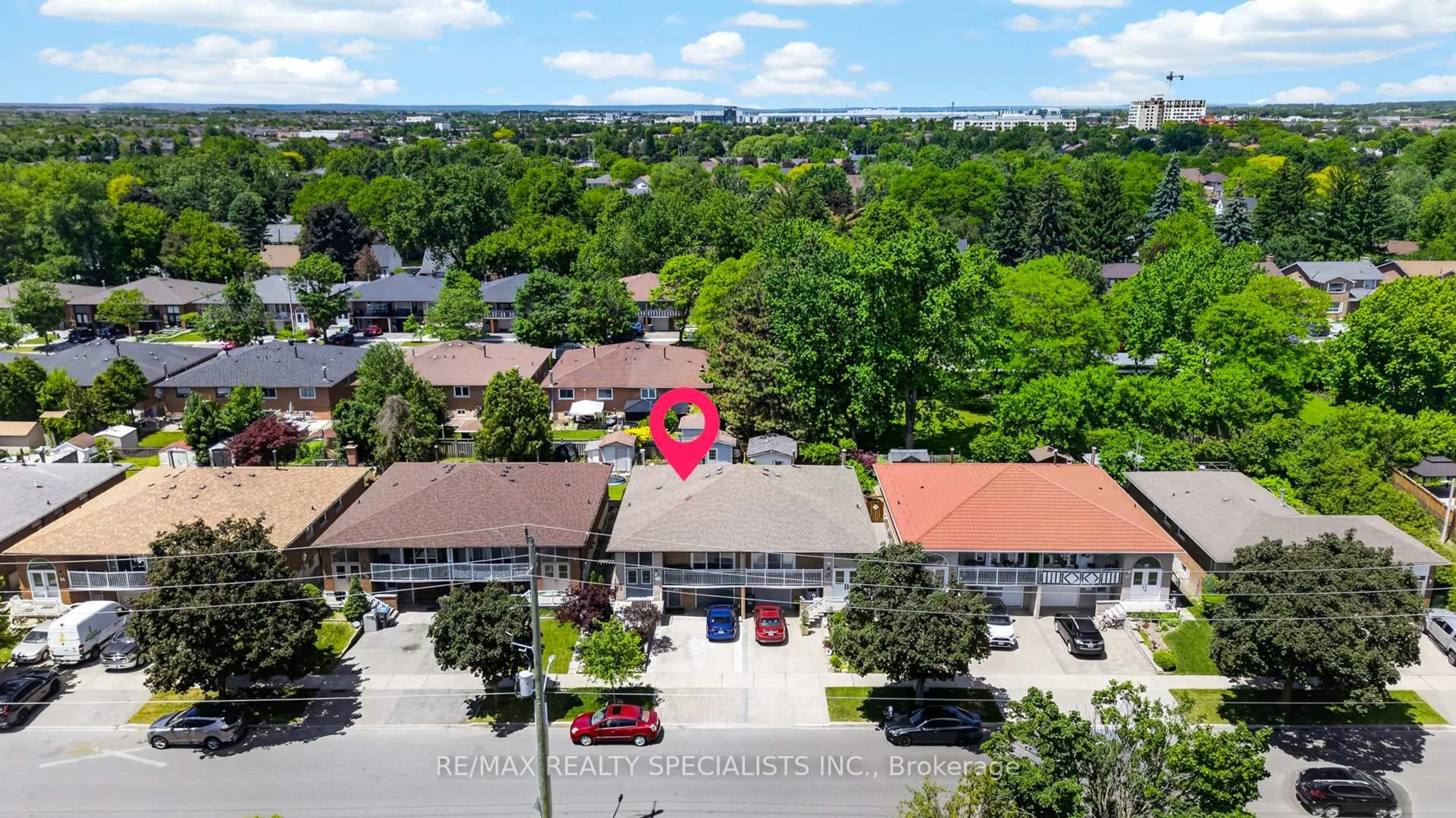 A pic from outside/outdoor area/front of a property/back of a property/a pic from drone, unknown for 48 English St, Brampton Ontario L6X 1L6