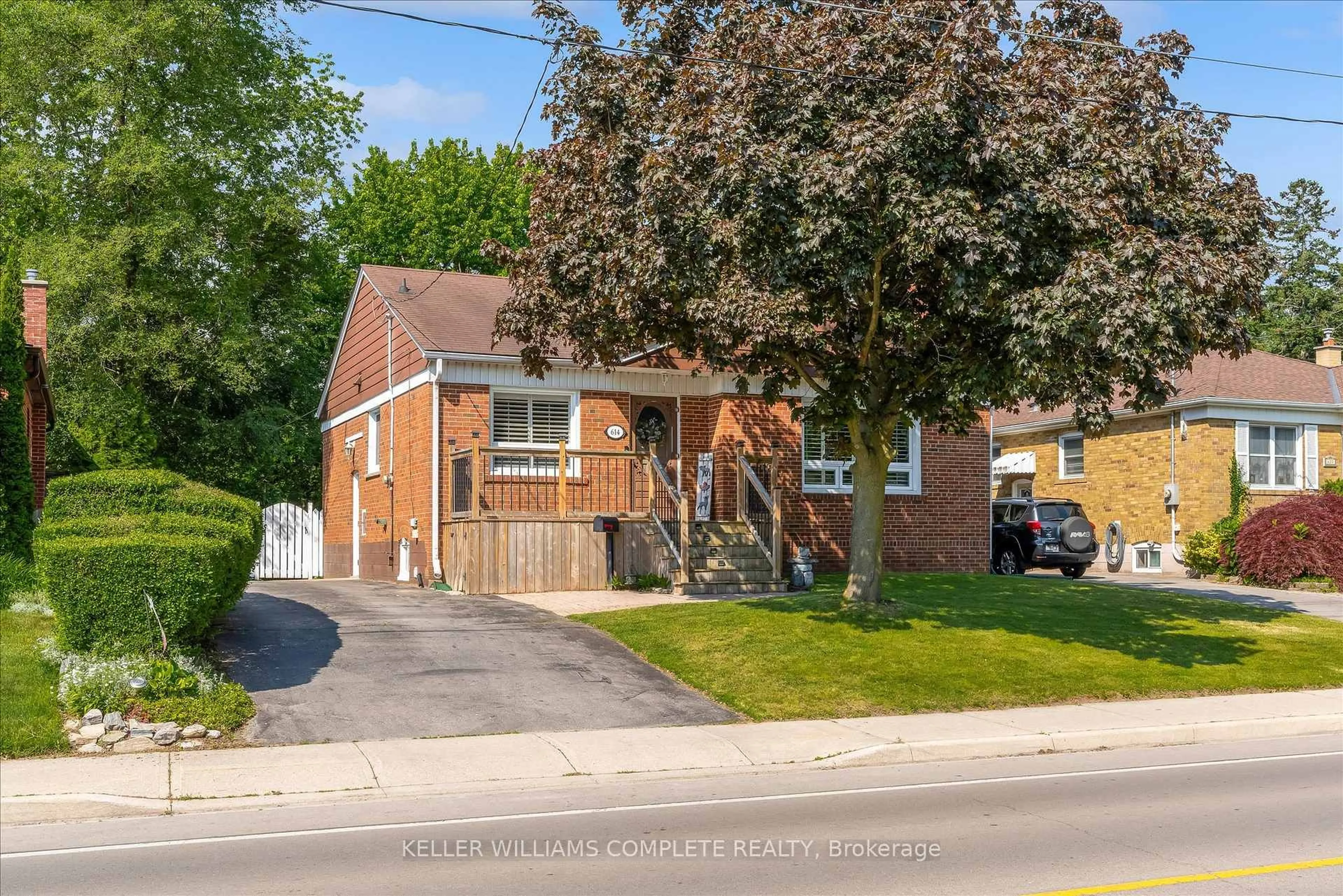 Home with brick exterior material, street for 614 DRURY Lane, Burlington Ontario L7R 2X6