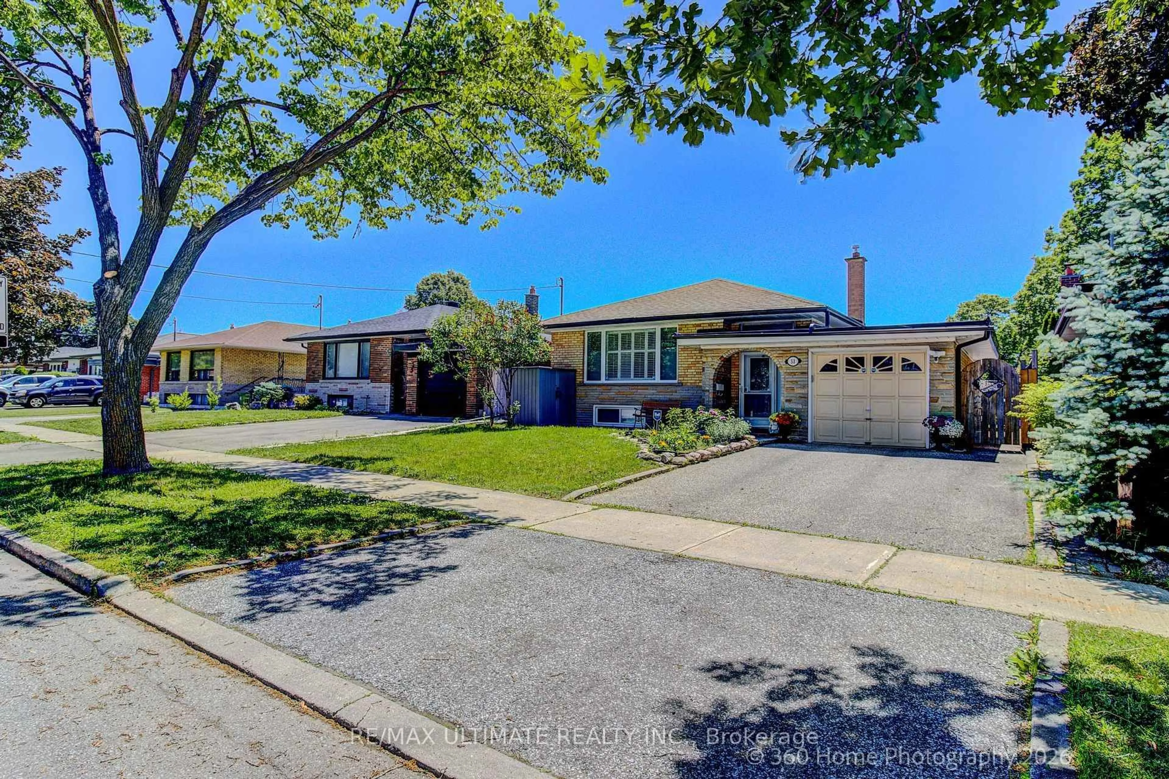 A pic from outside/outdoor area/front of a property/back of a property/a pic from drone, street for 53 Poynter Dr, Toronto Ontario M9R 1L3