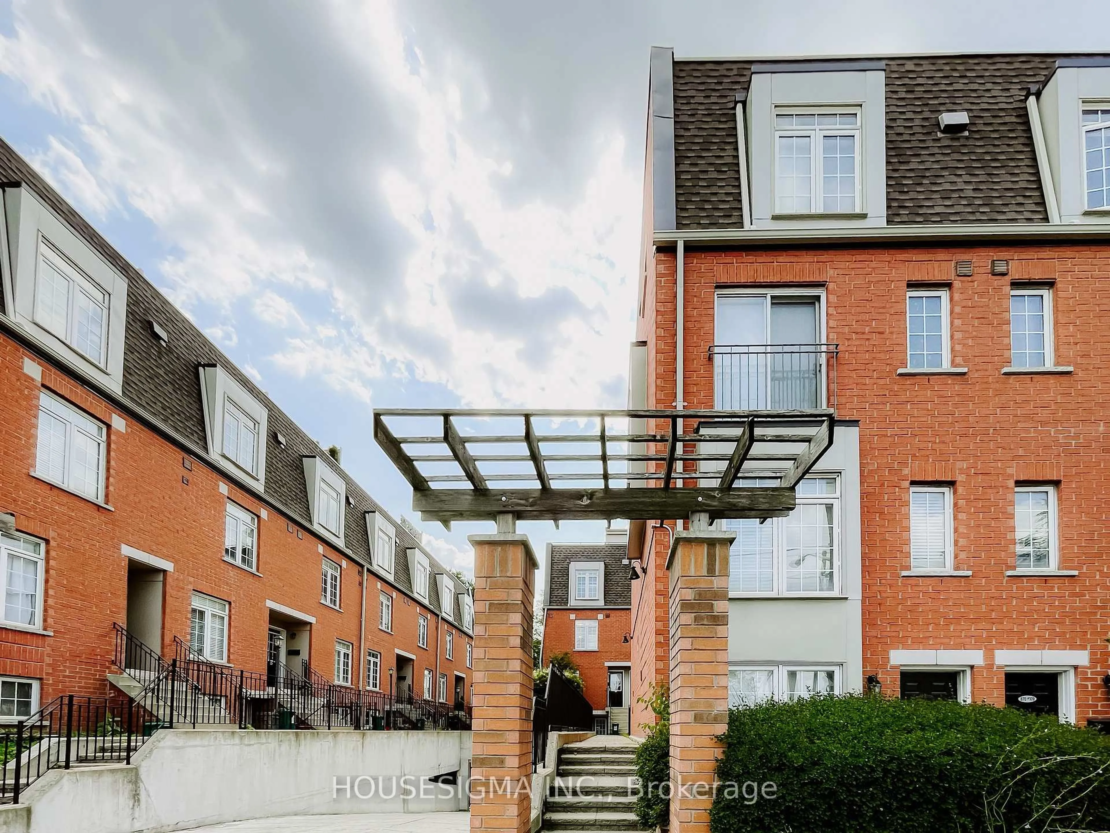 Balcony in the apartment, street for 870 Jane St #114, Toronto Ontario M6N 4C2