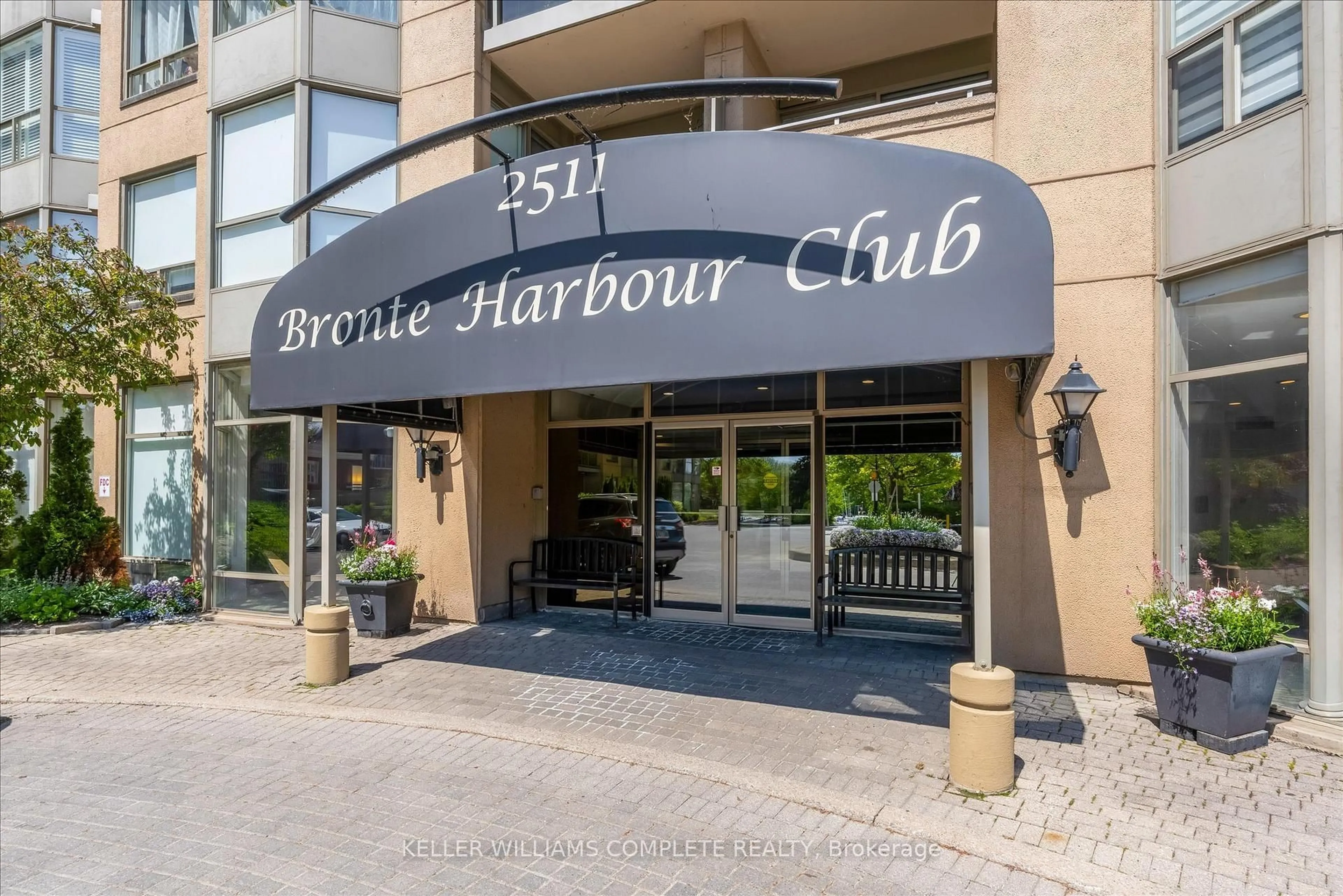 Unknown for 2511 LAKESHORE Rd #811, Oakville Ontario L6L 6L9
