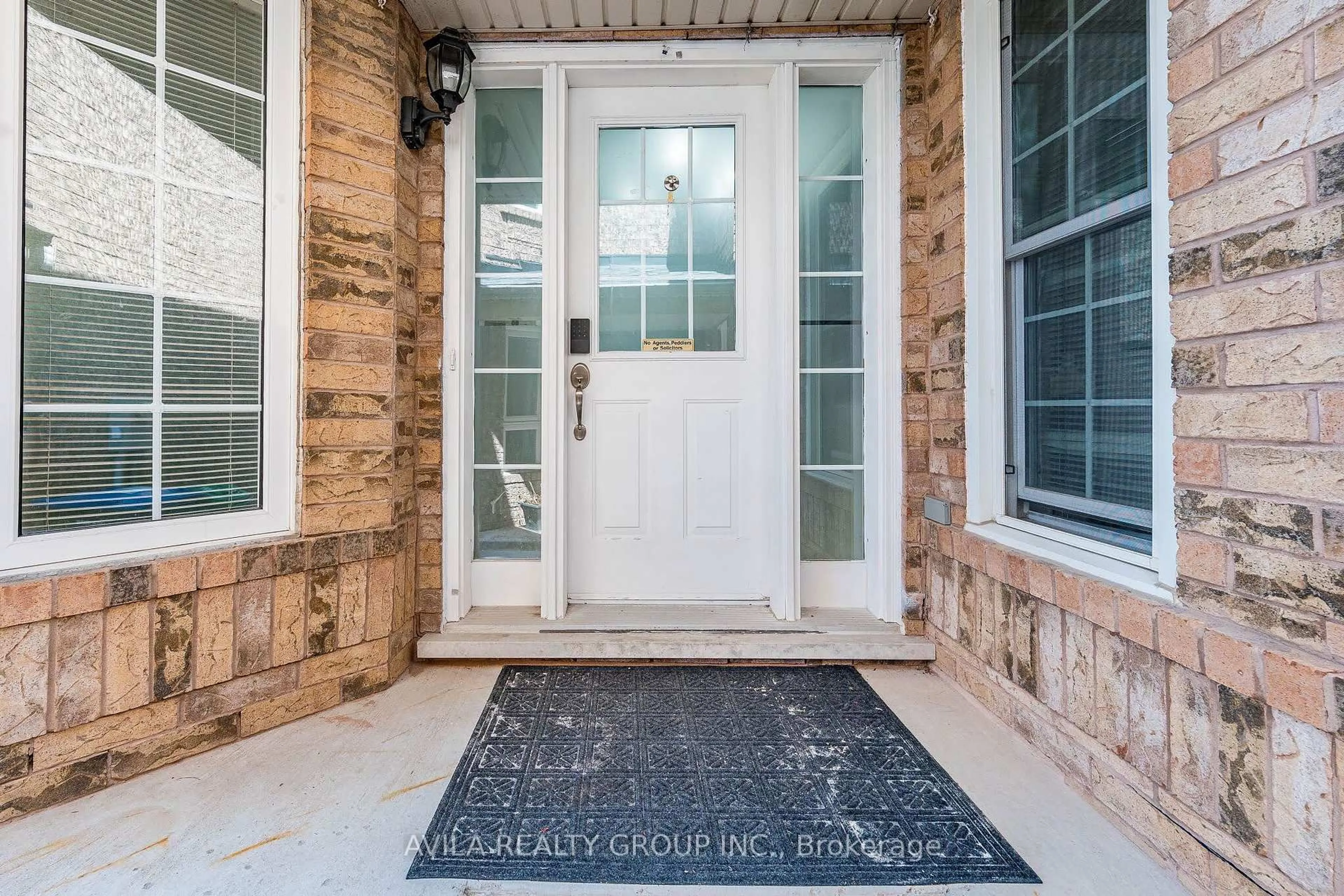 Indoor entryway for 3936 Milkwood Cres, Mississauga Ontario L5N 8H2