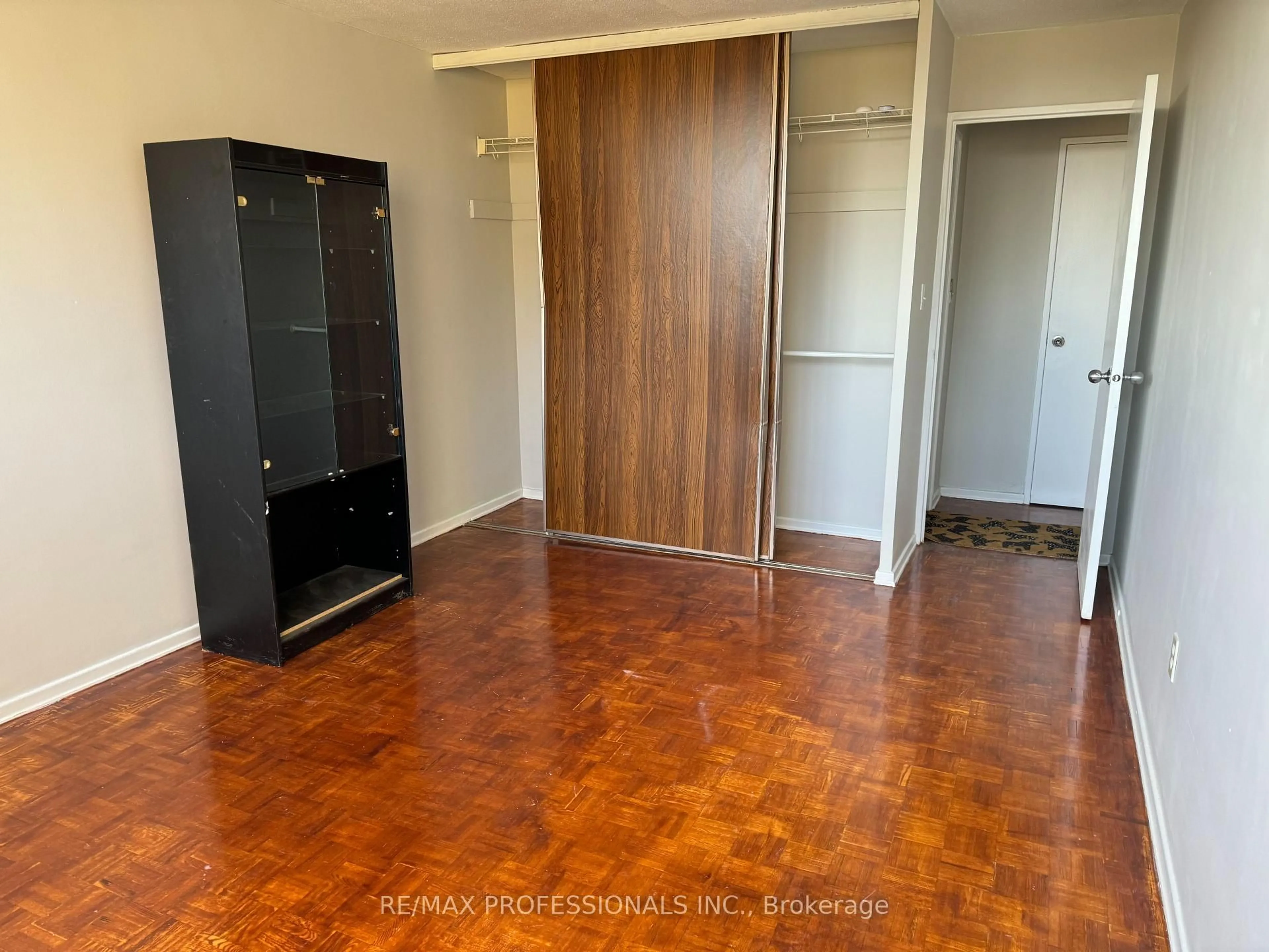 A pic of a room for 11 Wincott Dr #602, Toronto Ontario M9R 2R9
