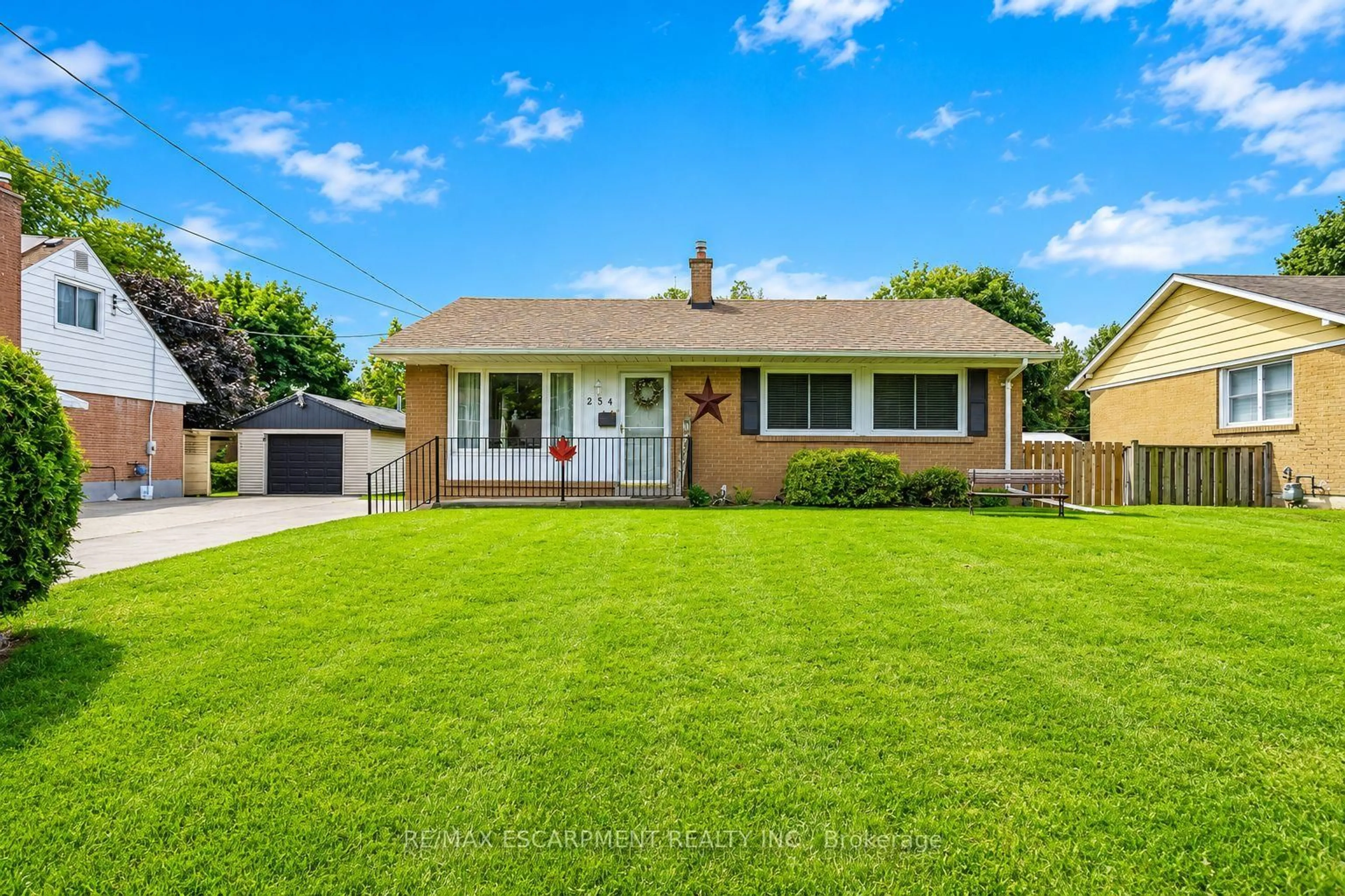 Home with vinyl exterior material, street for 234 Bell St, Milton Ontario L9T 2A9