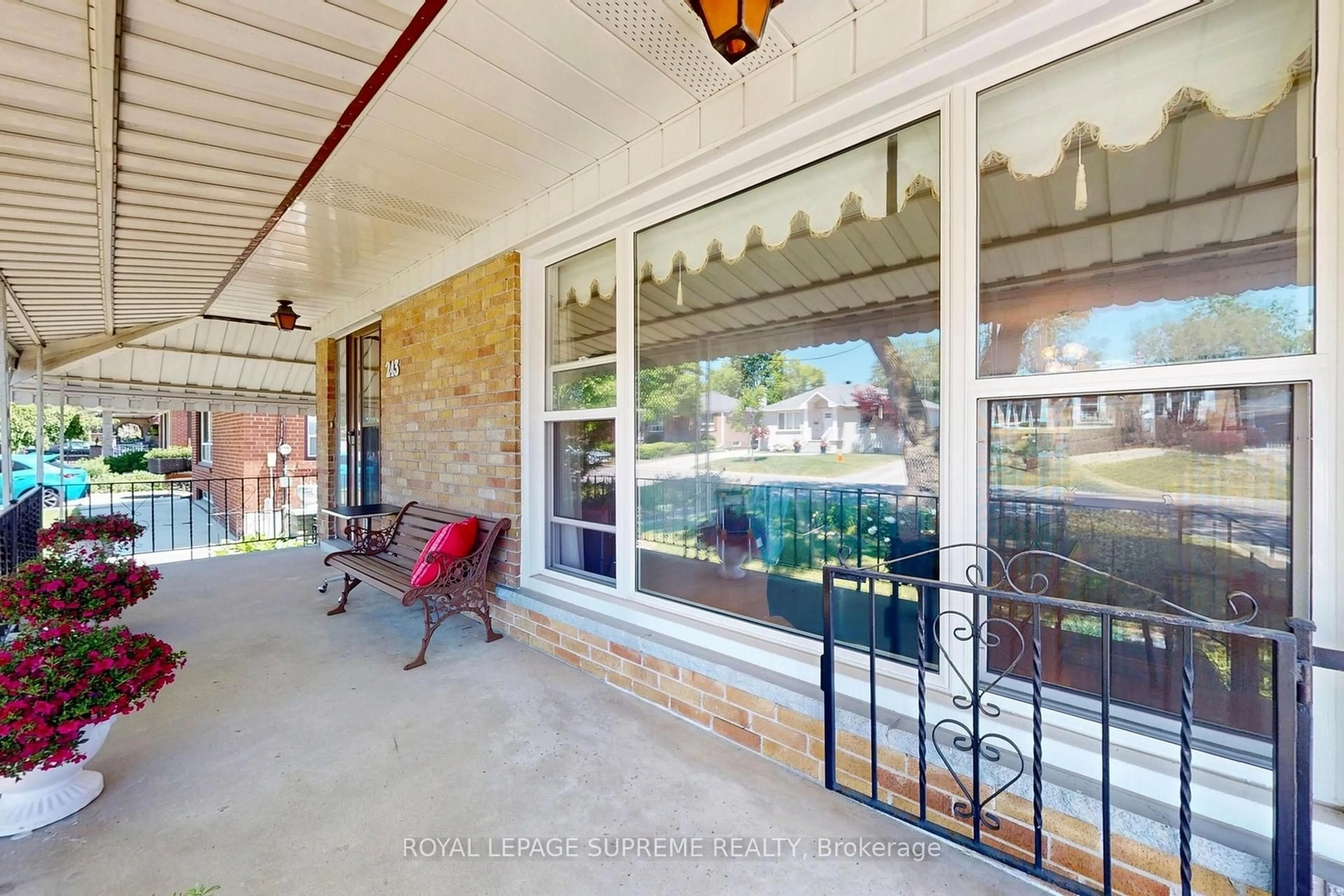 Patio, street for 243 Epsom Downs Dr, Toronto Ontario M3M 1T3