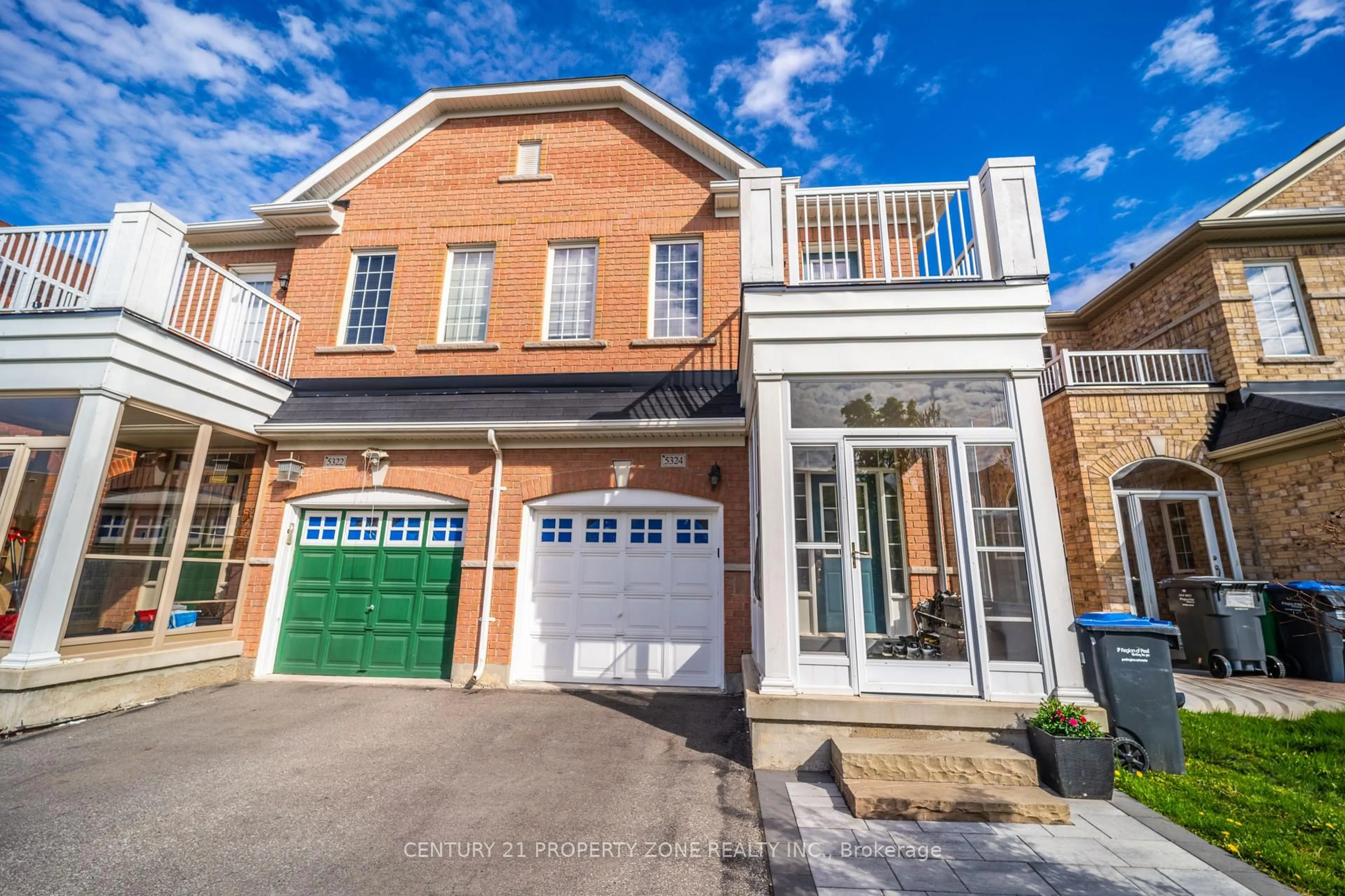 Home with brick exterior material, street for 5324 Bellaggio Cres, Mississauga Ontario L5V 0C9