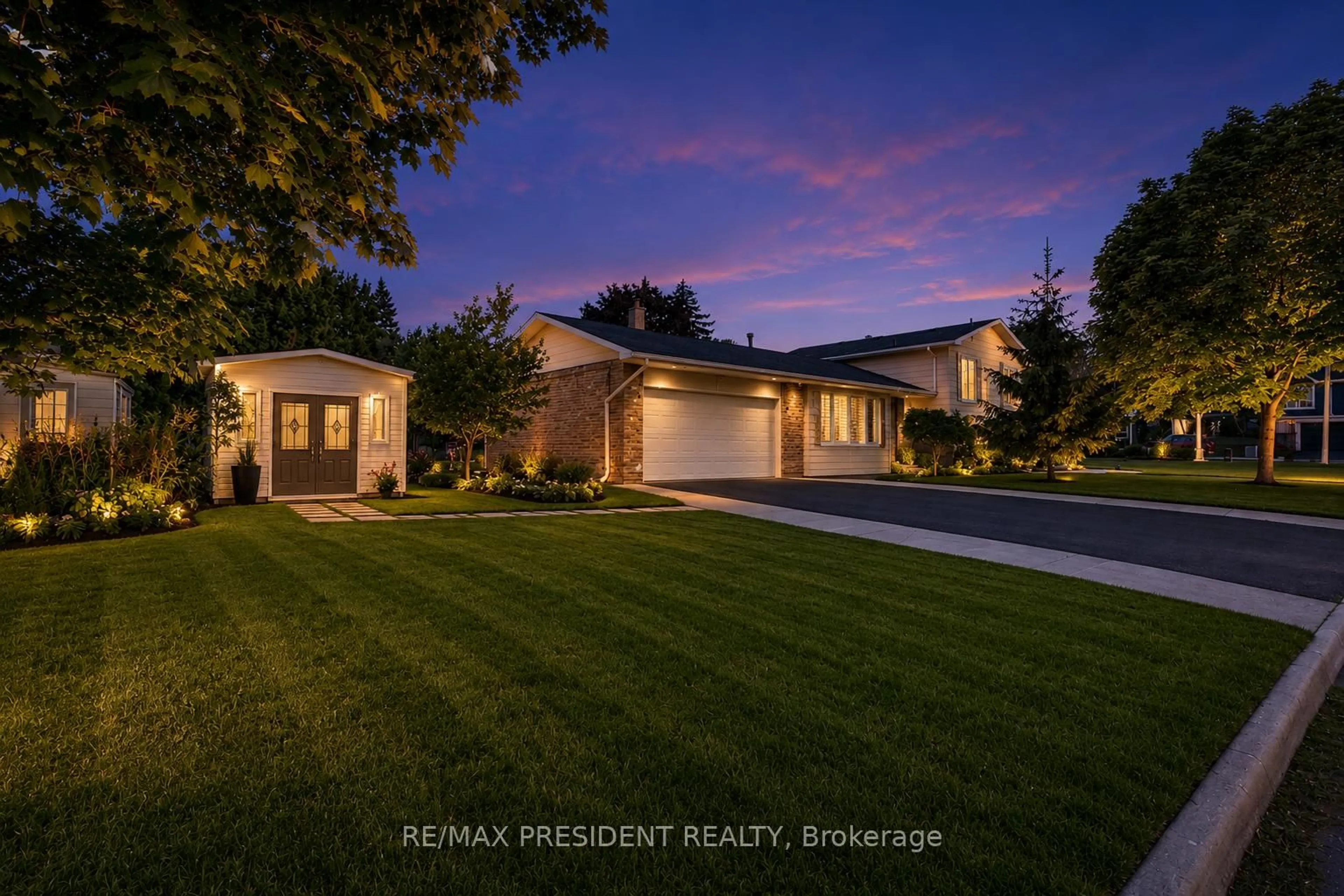 A pic from outside/outdoor area/front of a property/back of a property/a pic from drone, street for 2 Jerome Cres, Brampton Ontario L6S 2H1