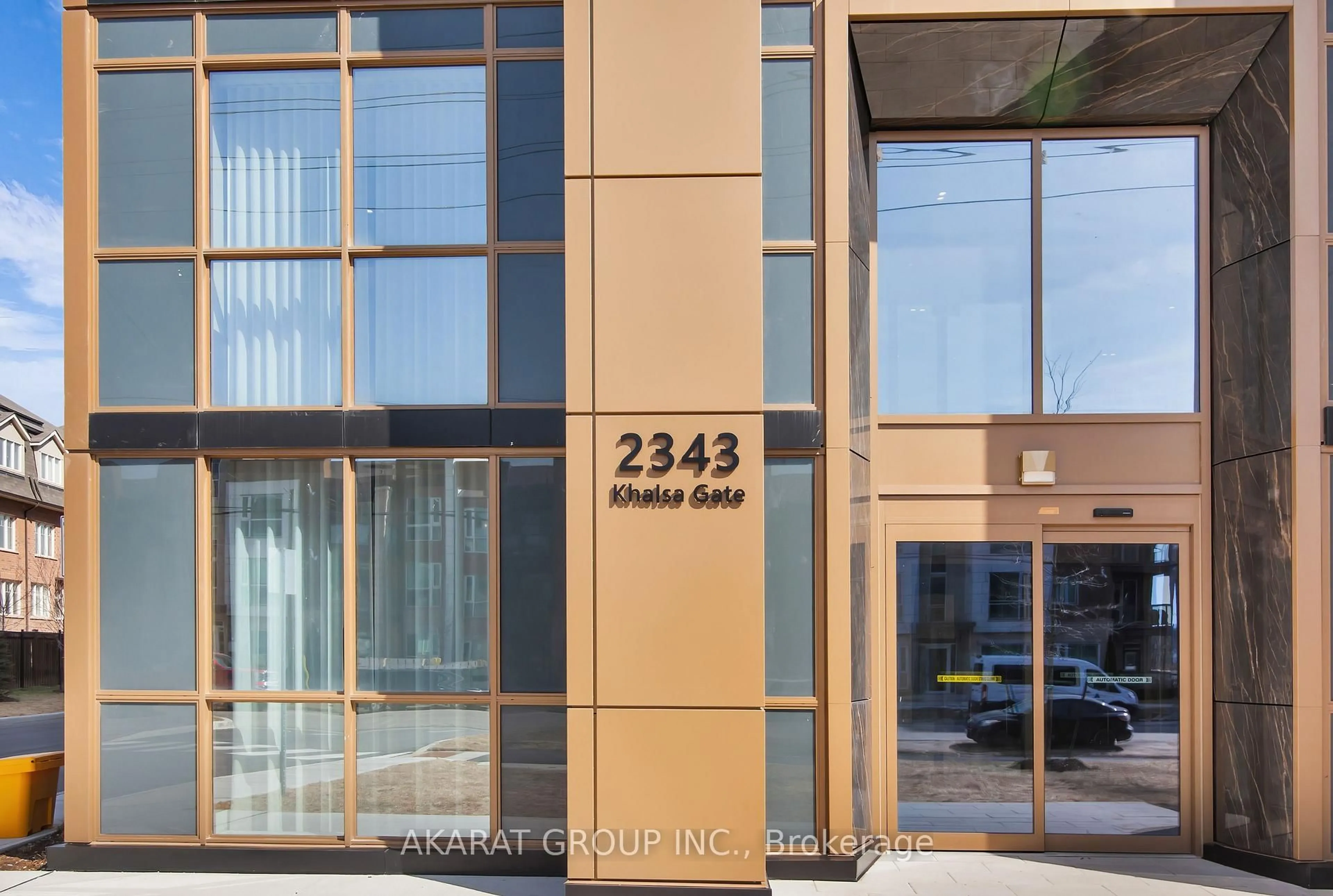 Indoor foyer for 2343 Khalsa Gate #731, Oakville Ontario L6M 5R6