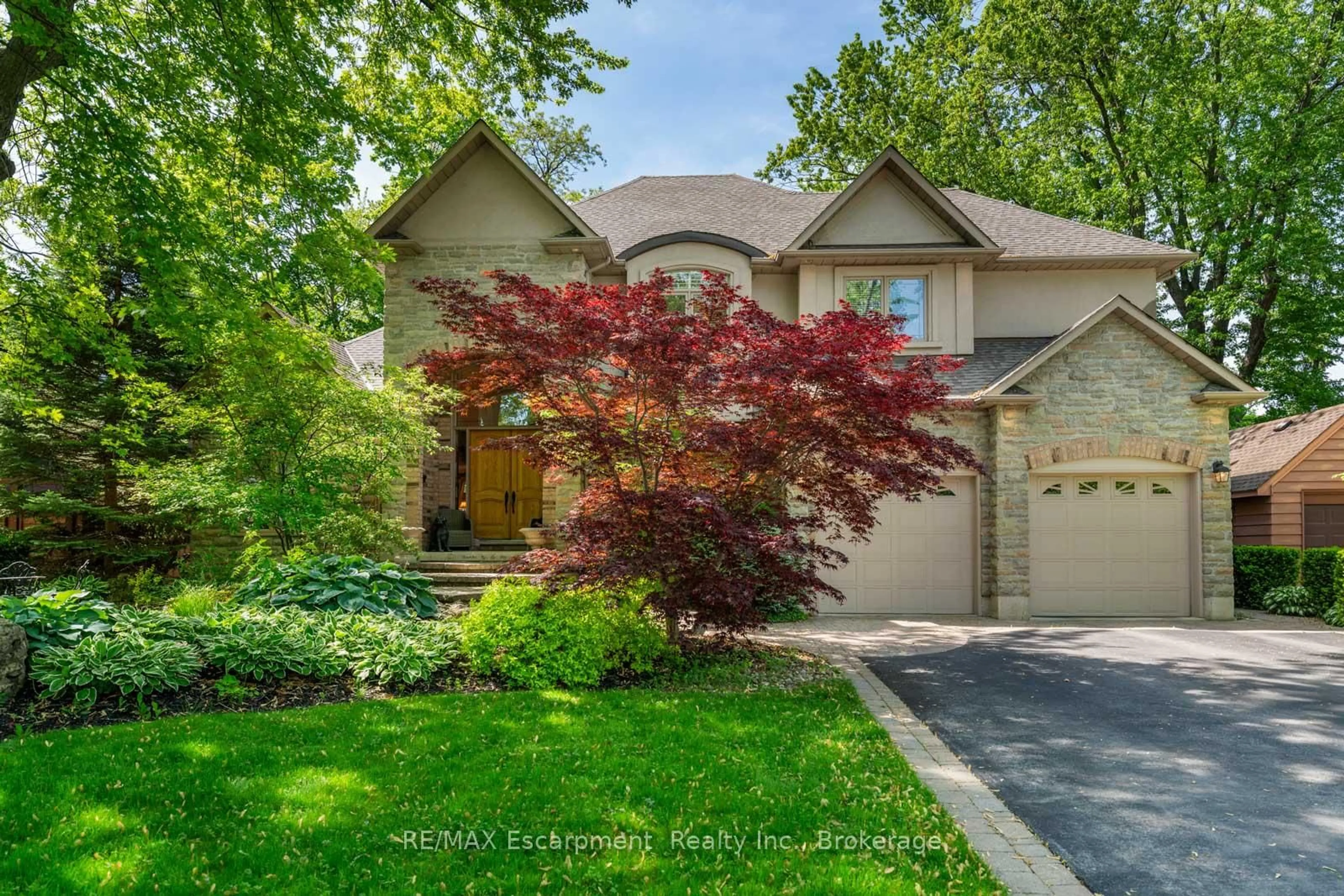 Home with brick exterior material, street for 3157 Princess Blvd, Burlington Ontario L7N 1G5