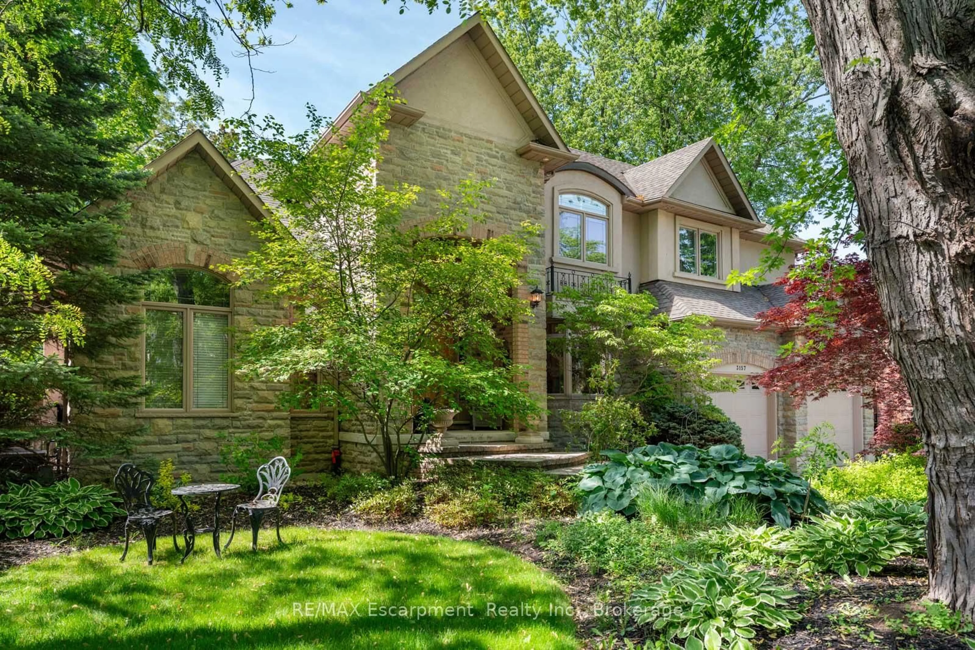 Home with brick exterior material, street for 3157 Princess Blvd, Burlington Ontario L7N 1G5