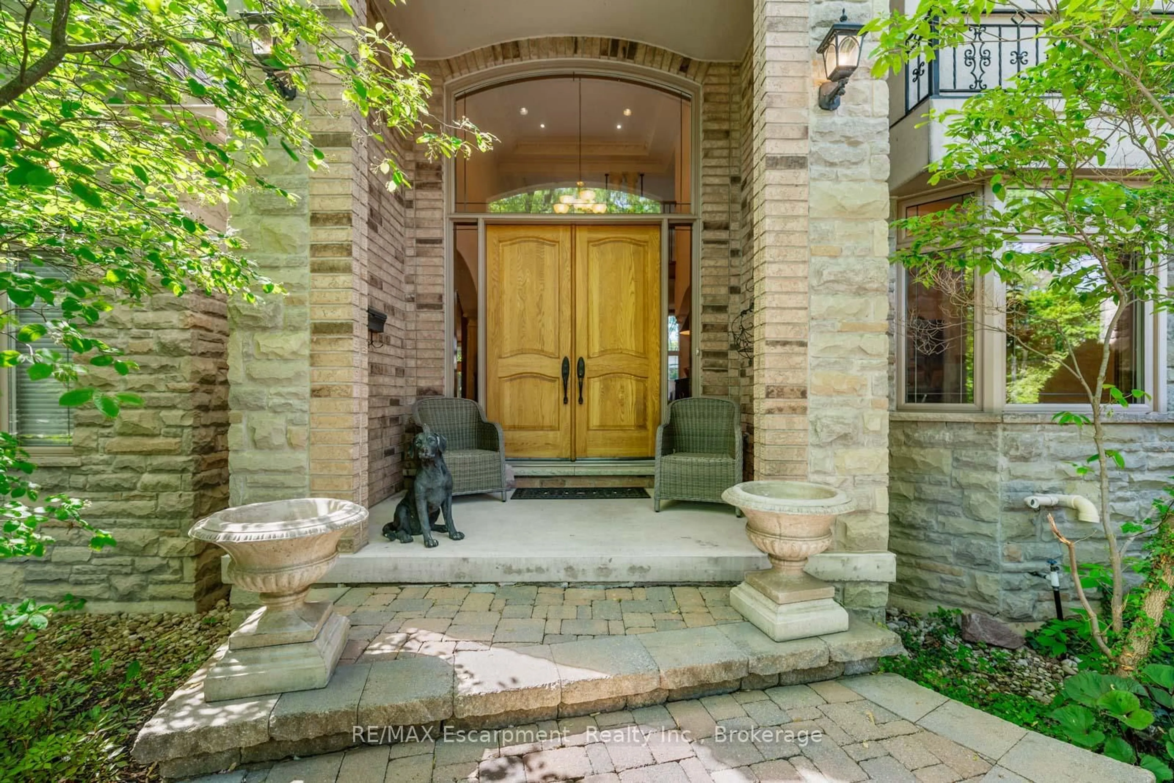 Indoor entryway for 3157 Princess Blvd, Burlington Ontario L7N 1G5