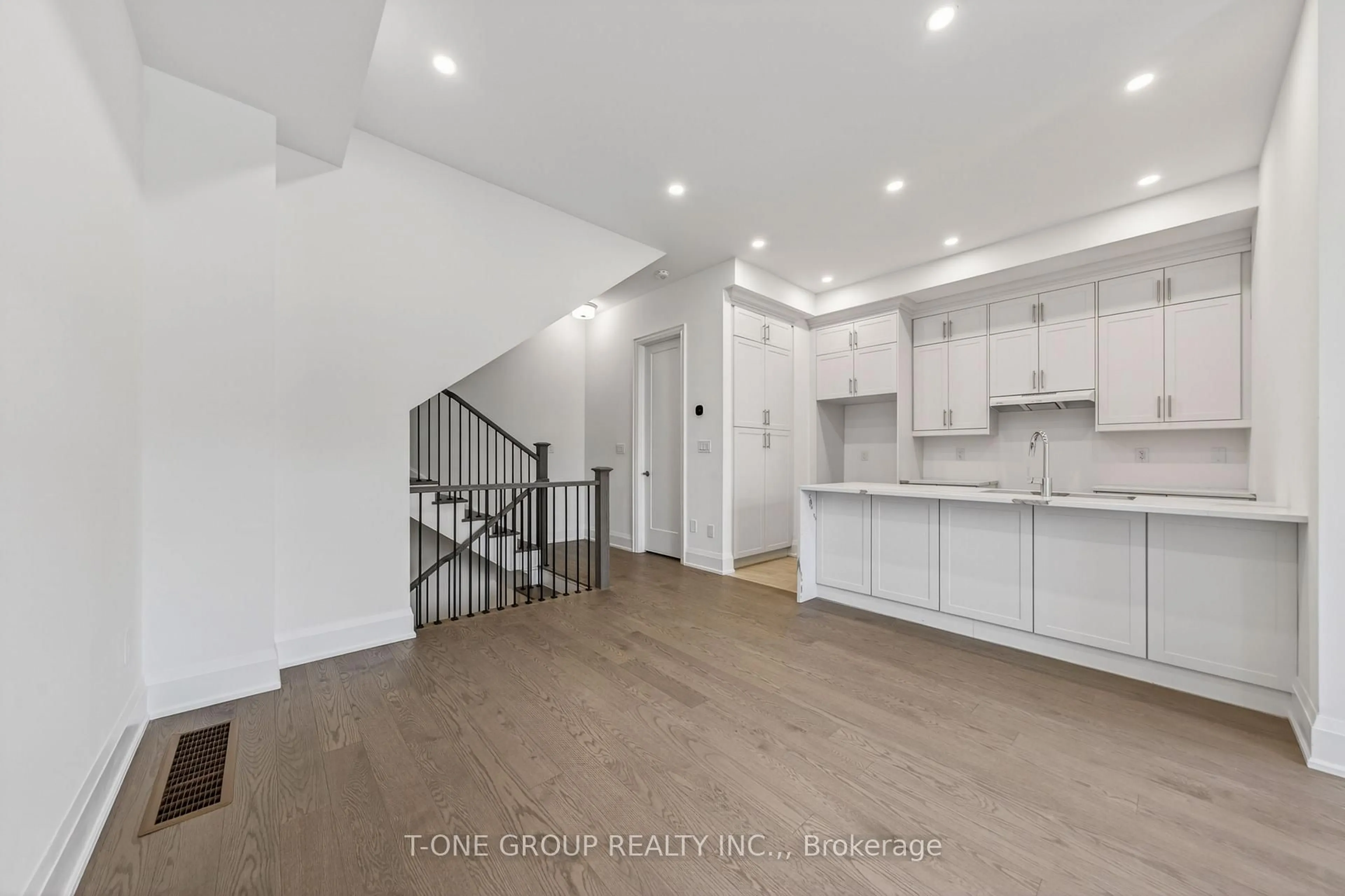 Open concept kitchen, unknown for 3315 Azam Way, Oakville Ontario L6M 5S2