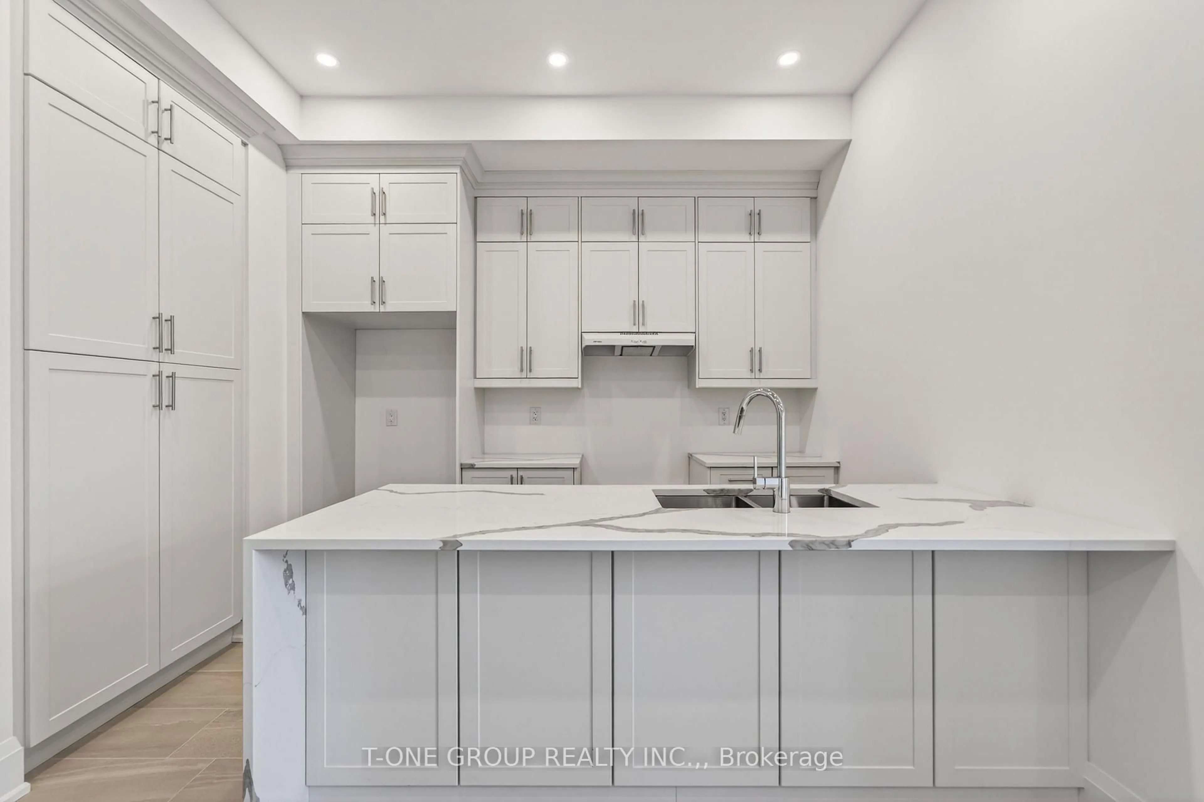 Open concept kitchen, ceramic/tile floor for 3315 Azam Way, Oakville Ontario L6M 5S2