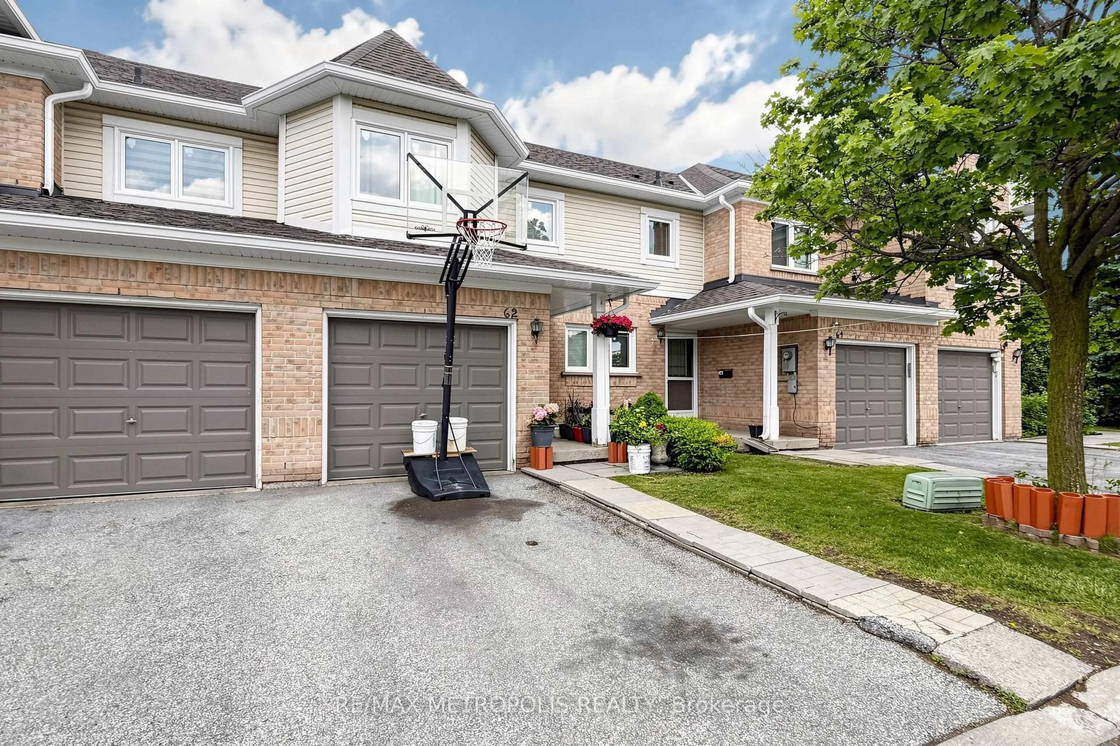 Unknown for 62 Brisbane Crt, Brampton Ontario L6R 1V4
