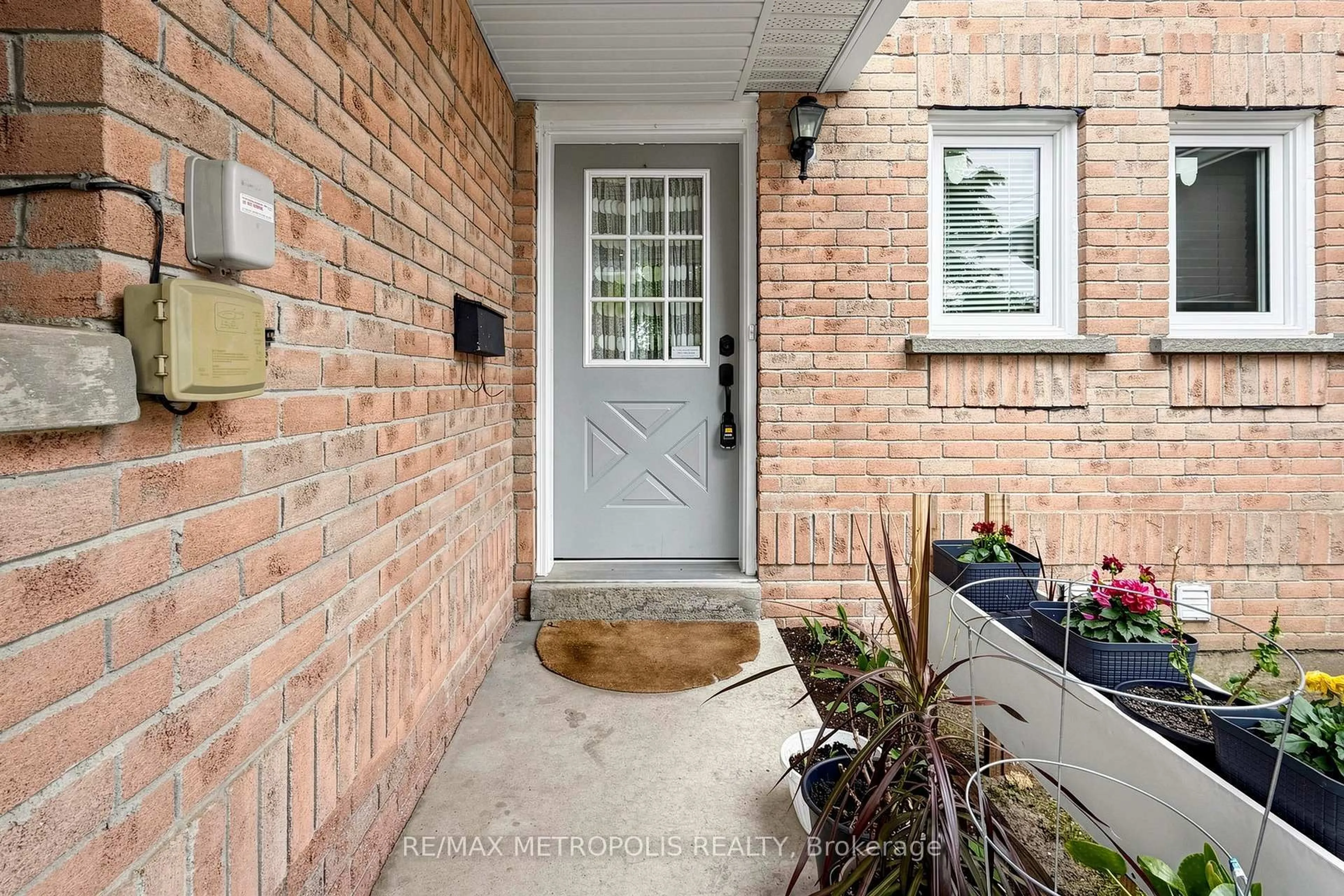 Unknown for 62 Brisbane Crt, Brampton Ontario L6R 1V4