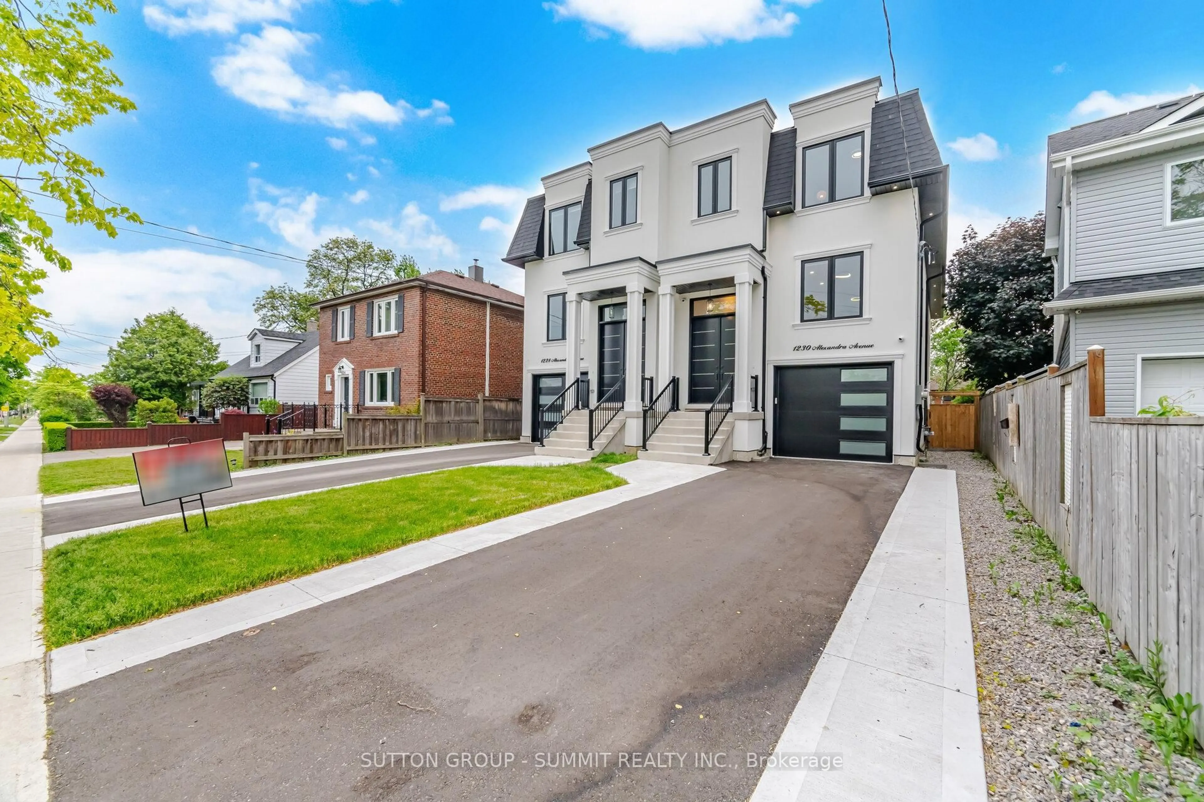 Home with brick exterior material, street for 1230 Alexandra Ave, Mississauga Ontario L5E 2A5
