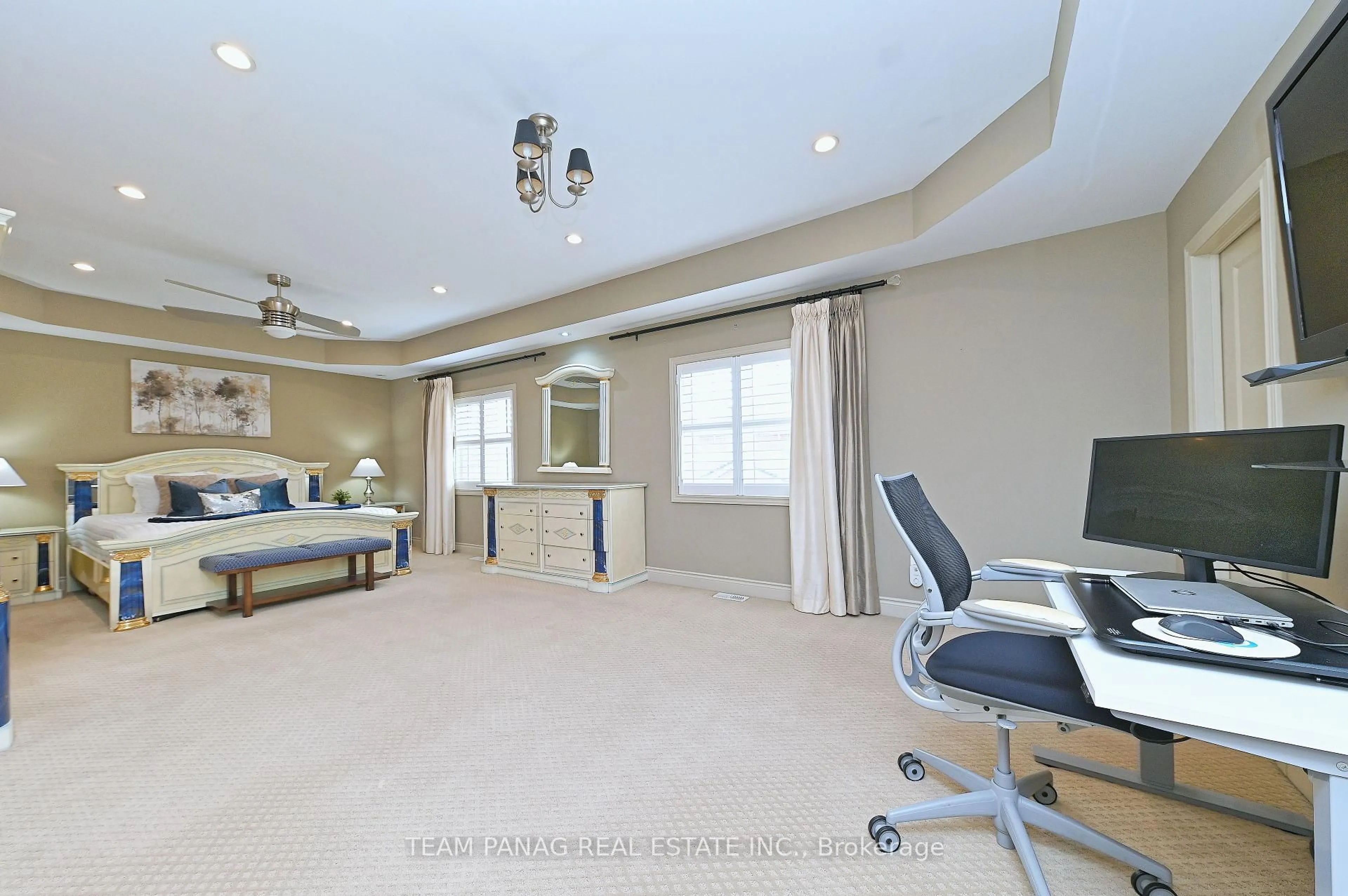A pic of a room for 1 Islington Dr, Brampton Ontario L6P 3A6