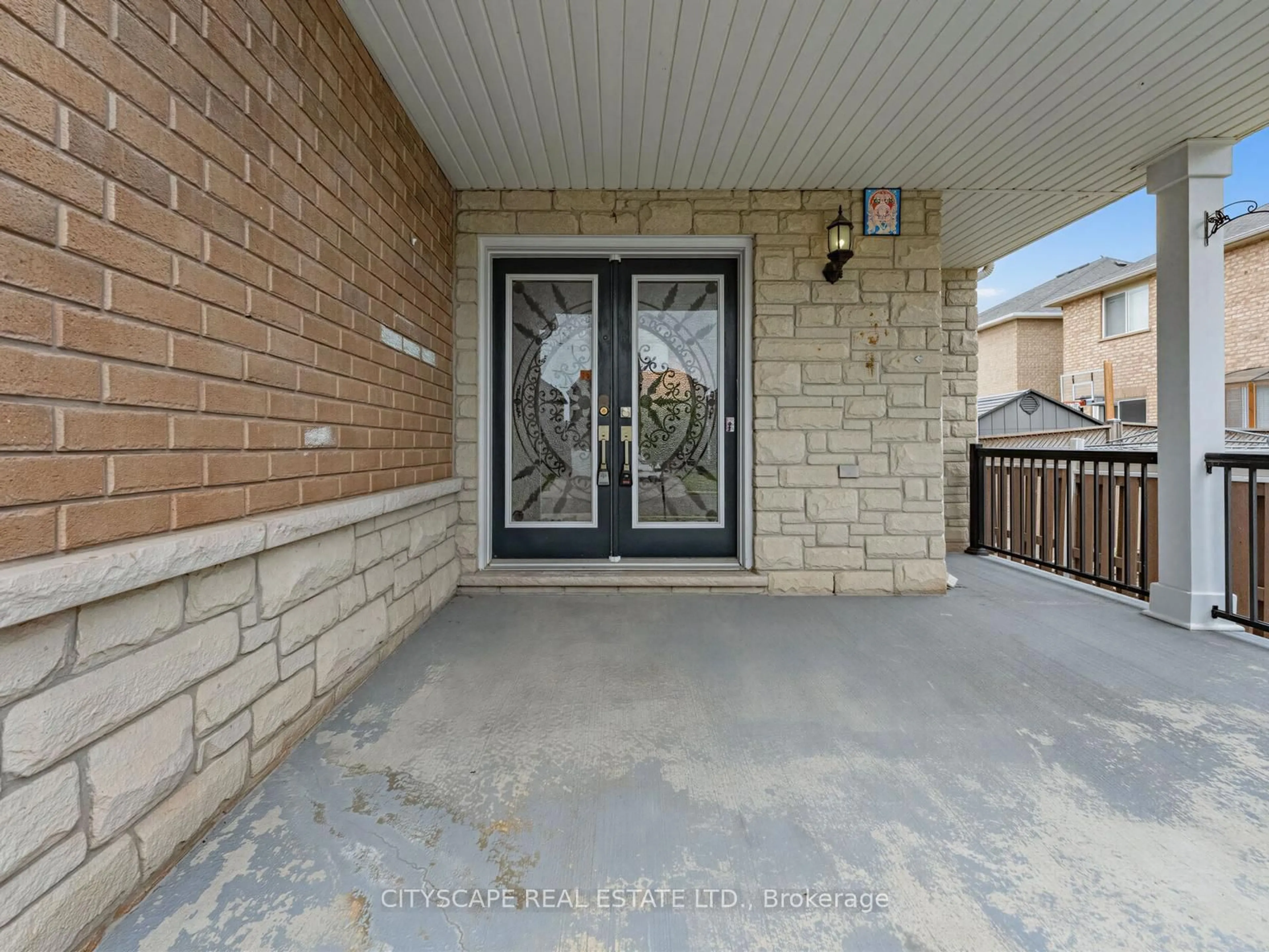 Unknown for 24 Roundstone Dr, Brampton Ontario L6X 0K7
