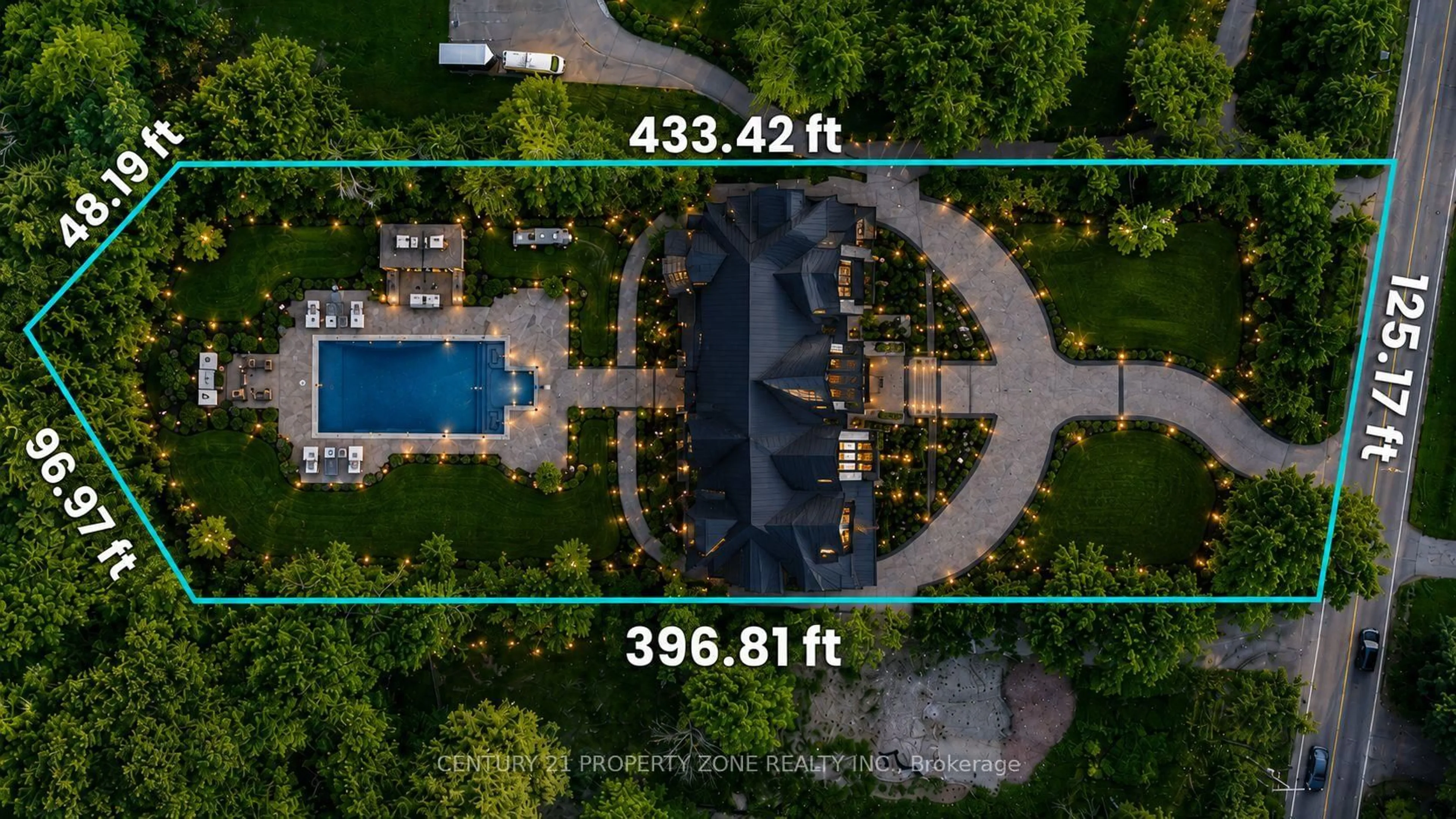 A pic from outside/outdoor area/front of a property/back of a property/a pic from drone, water/lake/river/ocean view for 8420 Creditview Rd, Brampton Ontario L6Y 0G3