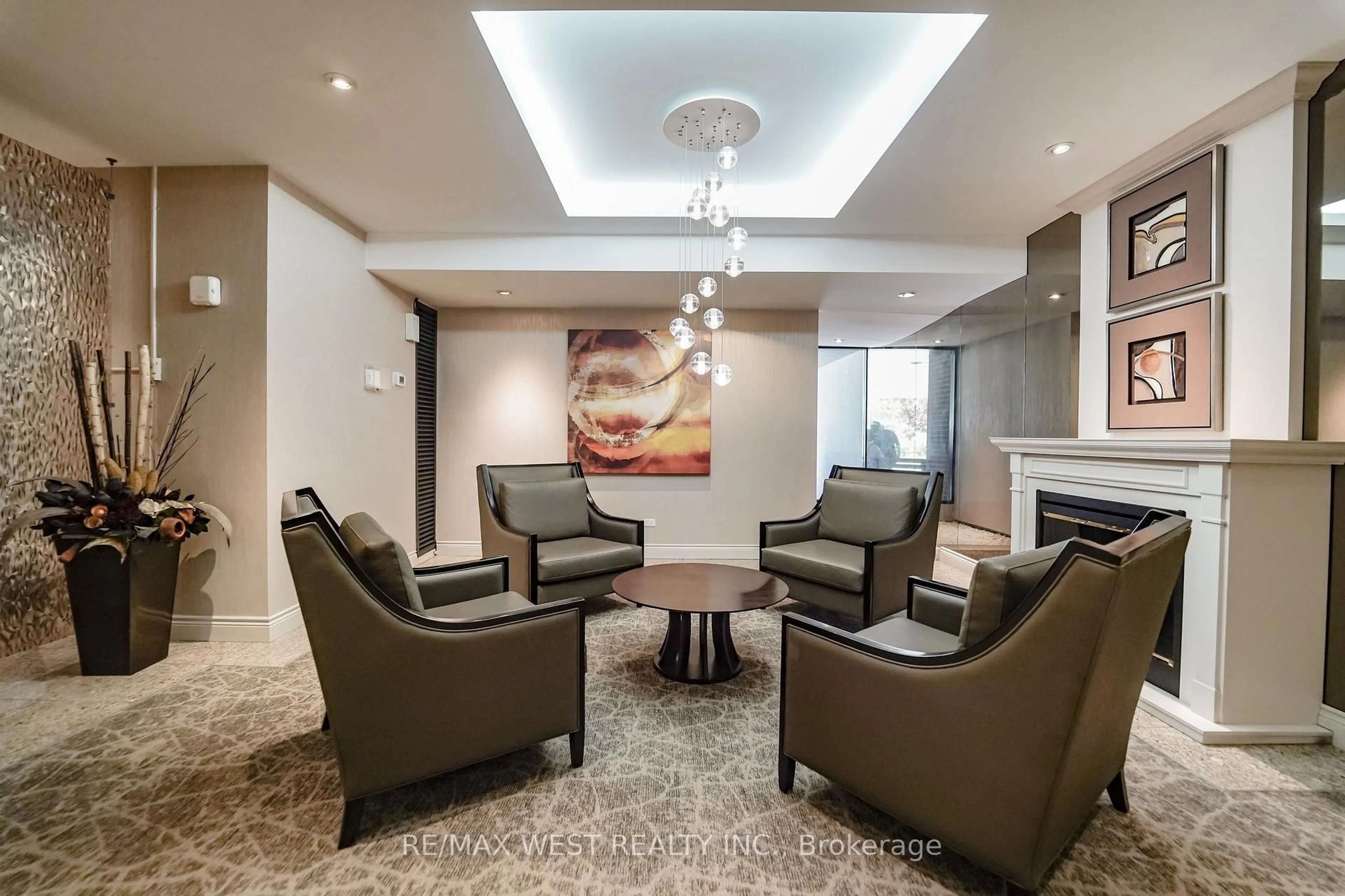 Lobby for 260 Scarlett Rd #1209, Toronto Ontario M6N 4X6