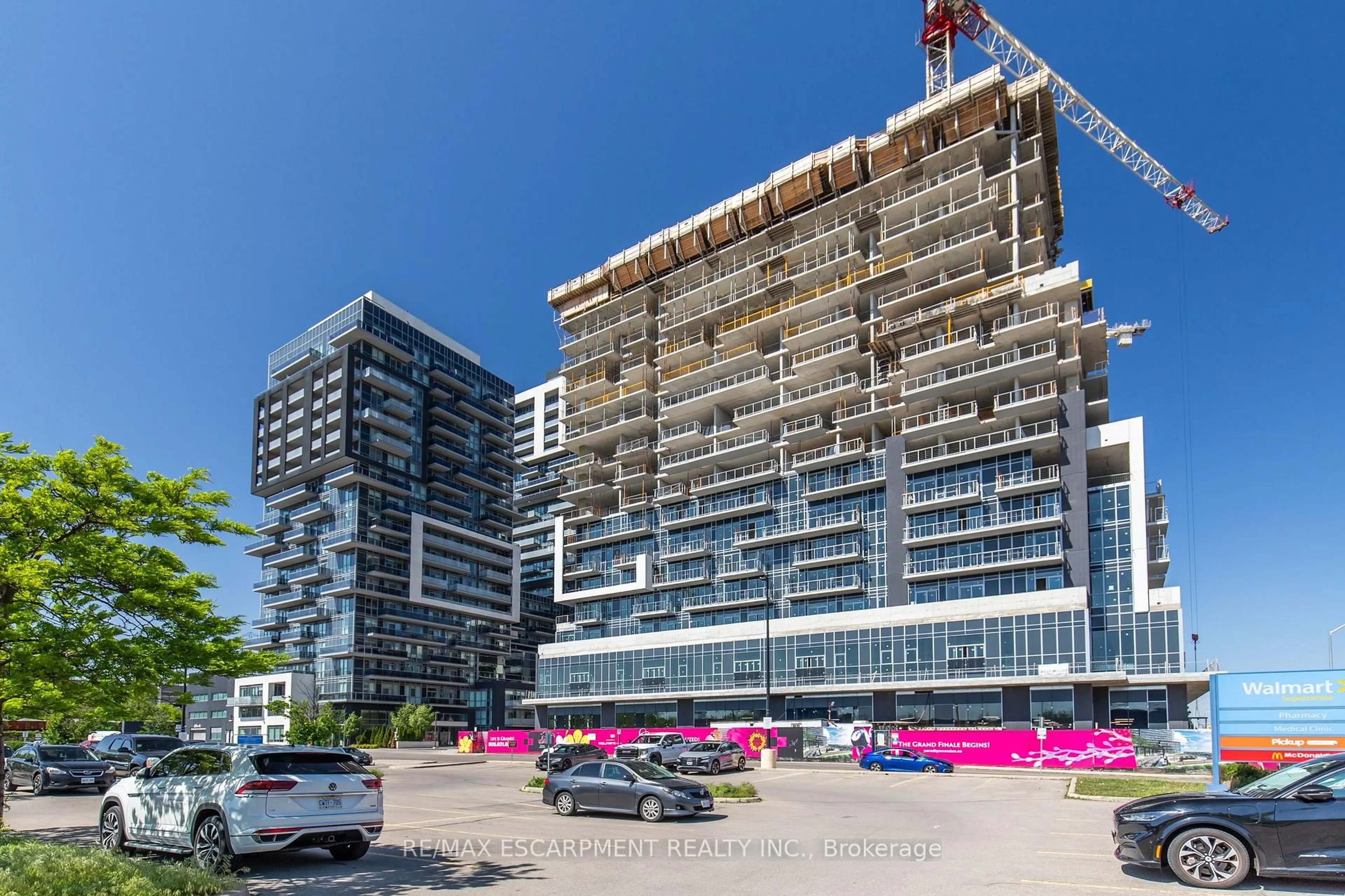 Unknown for 2093 Fairview St #611, Burlington Ontario L7R 0E6