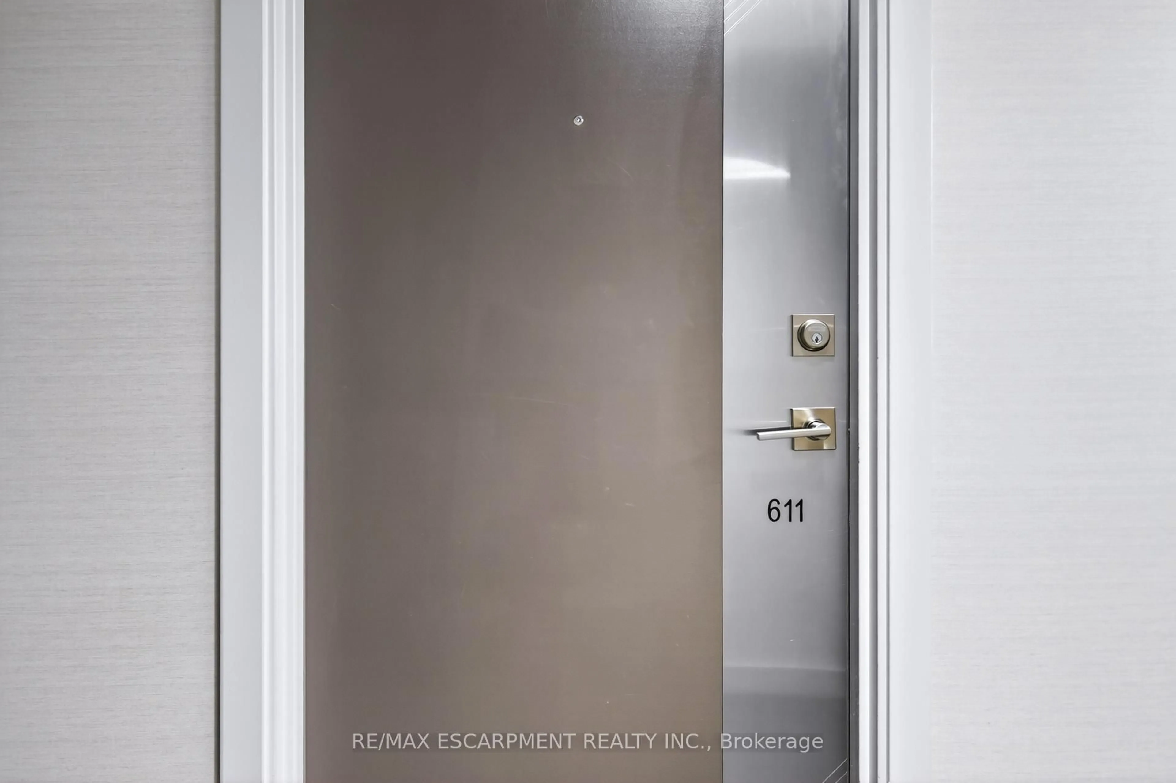 A pic of a room for 2093 Fairview St #611, Burlington Ontario L7R 0E6
