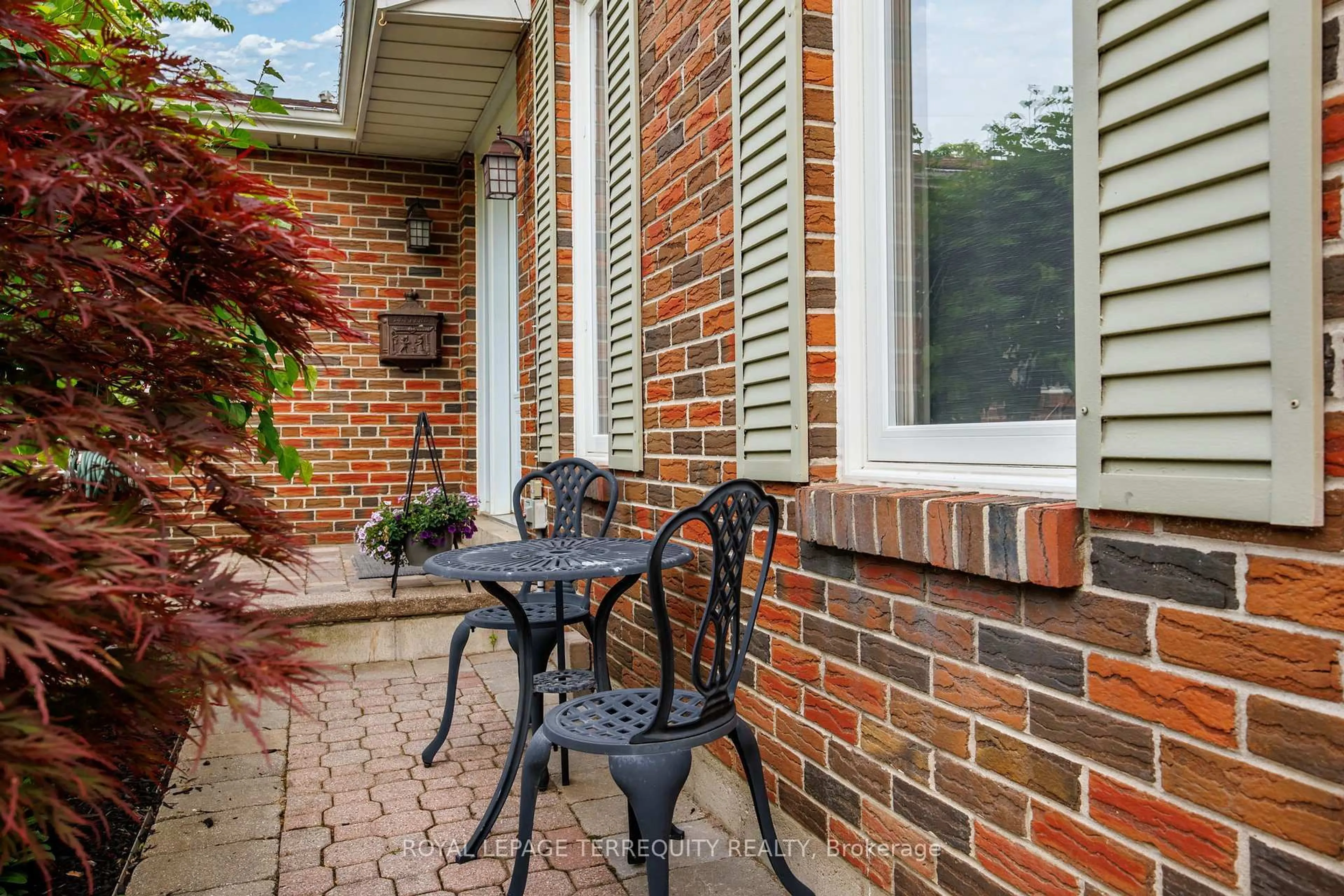 Patio, street for 1853 Briarcrook Cres, Mississauga Ontario L4X 1X3