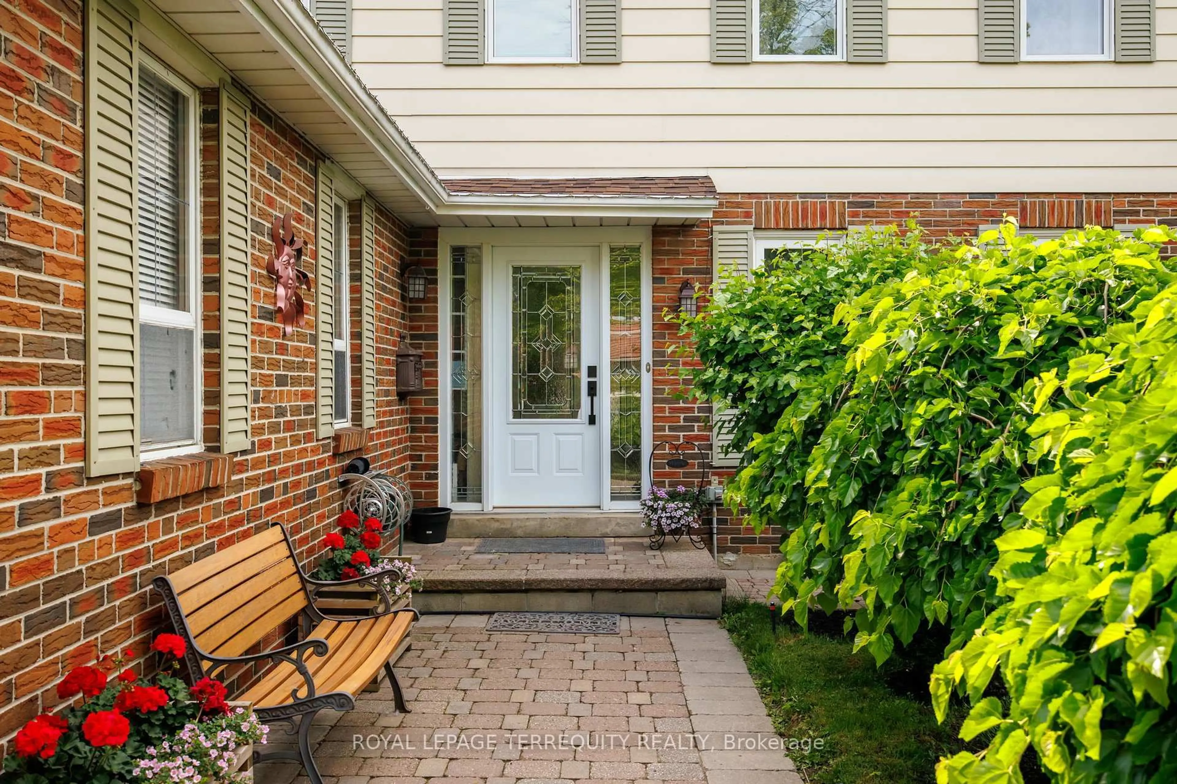 Home with brick exterior material, street for 1853 Briarcrook Cres, Mississauga Ontario L4X 1X3